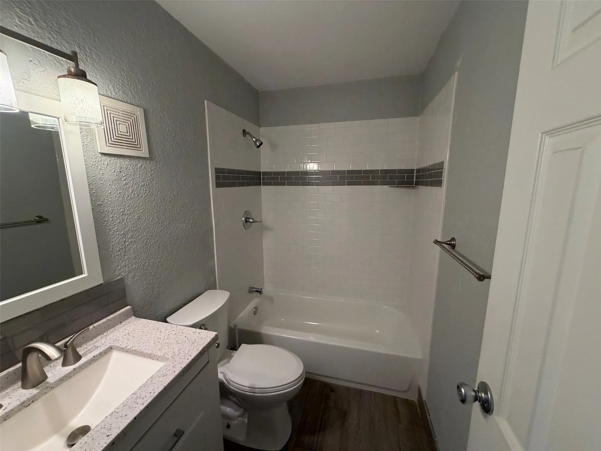 Apartment For Rent in Hood County , 105 W Doyle #20 Street, Granbury, Texas 76048, 2 Bedroom, 1 Bathroom, Garage spaces, 980 Sqft, built in 1974, mls#21368668, Real Estate Agent in Granbury, Homes For Rent in Hood county, Homes For Rent in Granbury, Realtor in Granbury Texas, Real Estate Brokerage Independent Realty Texas, Luminita Cordes Realtor