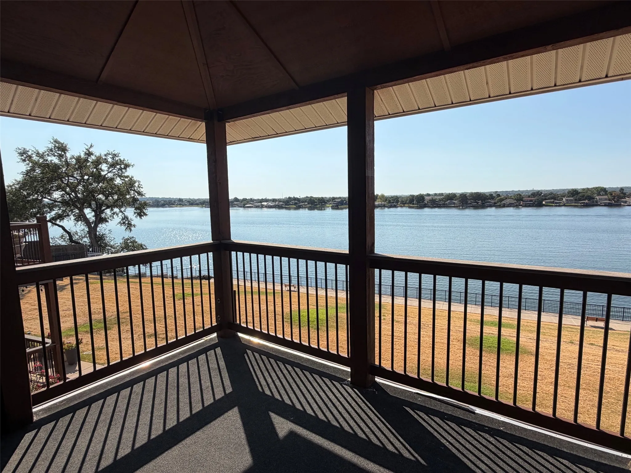 Apartment For Rent in Hood County , 105 W Doyle #20 Street, Granbury, Texas 76048, 2 Bedroom, 1 Bathroom, Garage spaces, 980 Sqft, built in 1974, mls#21368668, Real Estate Agent in Granbury, Homes For Rent in Hood county, Homes For Rent in Granbury, Realtor in Granbury Texas, Real Estate Brokerage Independent Realty Texas, Luminita Cordes Realtor