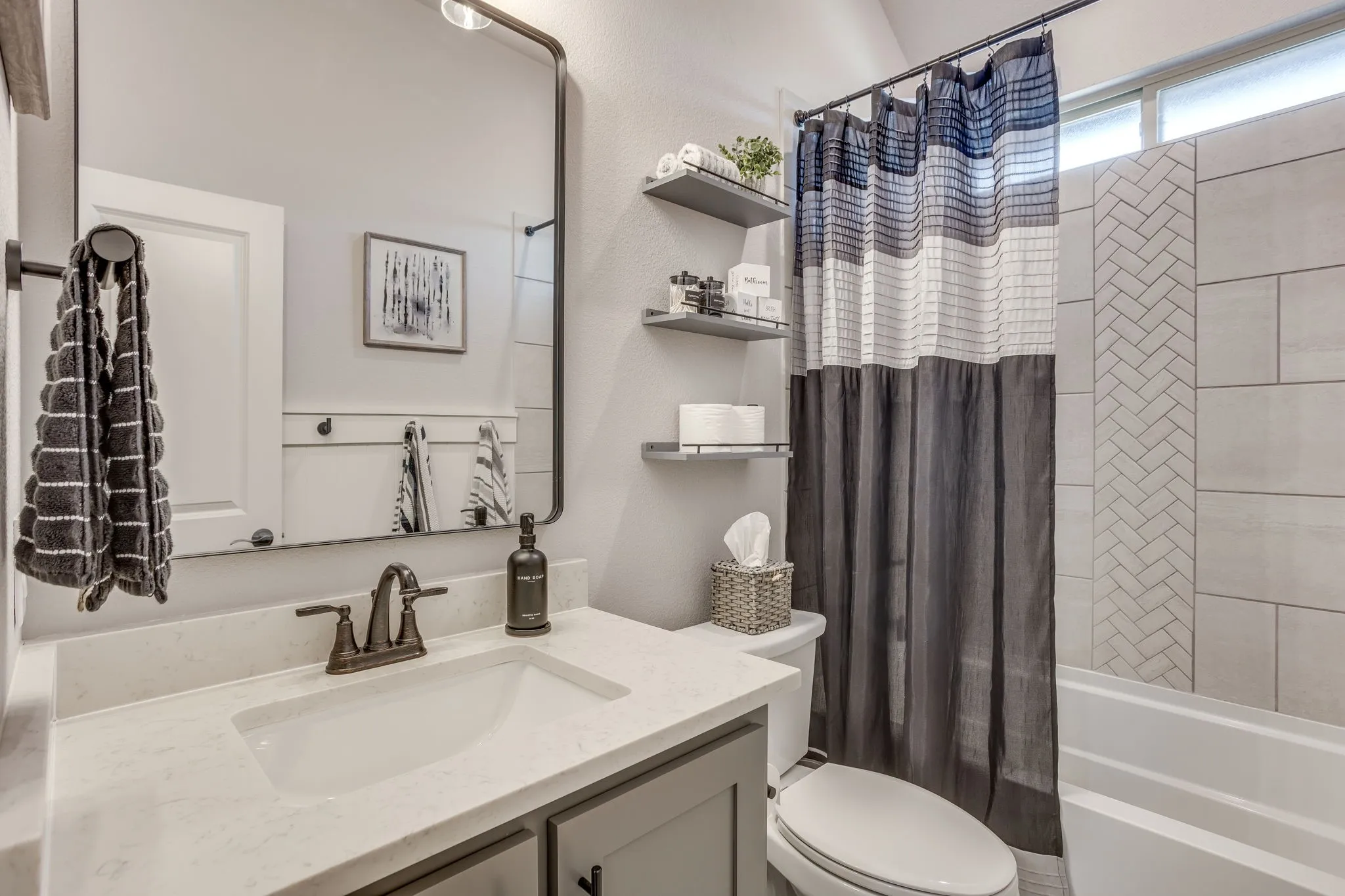 Single Family Residence For Sale in Johnson County , 340 Trail Dust Drive, Godley, Texas 76044, 4 Bedroom, 3 Bathroom, 3 Garage spaces, 2,782 Sqft, built in 2023, mls#21367933, Real Estate Agent in Godley, Homes For Sale in Johnson county, Homes For Sale in Godley, Realtor in Godley Texas, Real Estate Brokerage Independent Realty Texas, Luminita Cordes Realtor