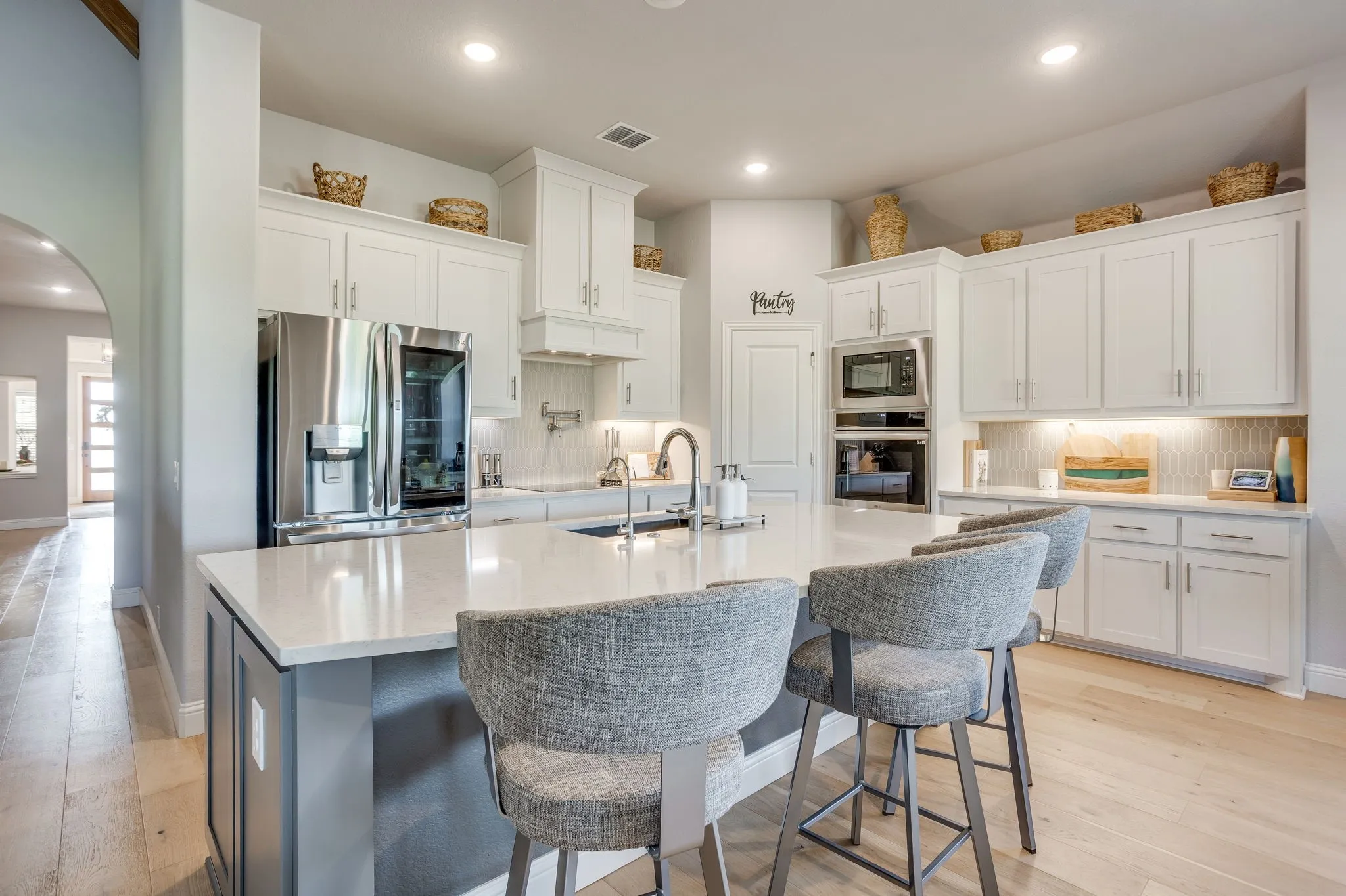 36" Cabinets, Island breakfast bar