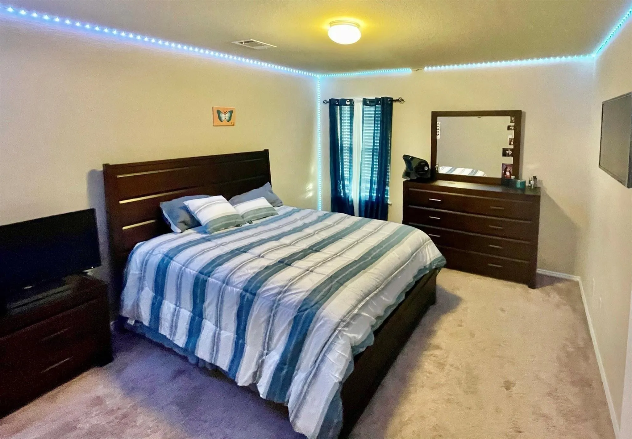 Single Family Residence For Rent in Kaufman County , 2305 Willard Way, Forney, Texas 75126, 4 Bedroom, 3 Bathroom, 2 Garage spaces, 2,108 Sqft, built in 2016, mls#21368627, Real Estate Agent in Forney, Homes For Rent in Kaufman county, Homes For Rent in Forney, Realtor in Forney Texas, Real Estate Brokerage Independent Realty Texas, Luminita Cordes Realtor