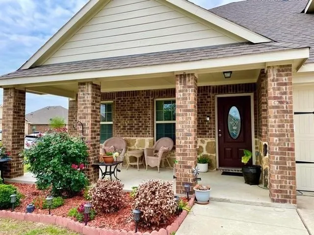 Single Family Residence For Rent in Kaufman County , 2305 Willard Way, Forney, Texas 75126, 4 Bedroom, 3 Bathroom, 2 Garage spaces, 2,108 Sqft, built in 2016, mls#21368627, Real Estate Agent in Forney, Homes For Rent in Kaufman county, Homes For Rent in Forney, Realtor in Forney Texas, Real Estate Brokerage Independent Realty Texas, Luminita Cordes Realtor