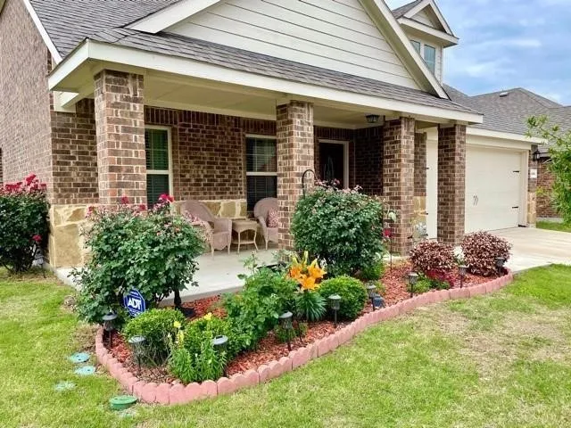 Single Family Residence For Rent in Kaufman County , 2305 Willard Way, Forney, Texas 75126, 4 Bedroom, 3 Bathroom, 2 Garage spaces, 2,108 Sqft, built in 2016, mls#21368627, Real Estate Agent in Forney, Homes For Rent in Kaufman county, Homes For Rent in Forney, Realtor in Forney Texas, Real Estate Brokerage Independent Realty Texas, Luminita Cordes Realtor