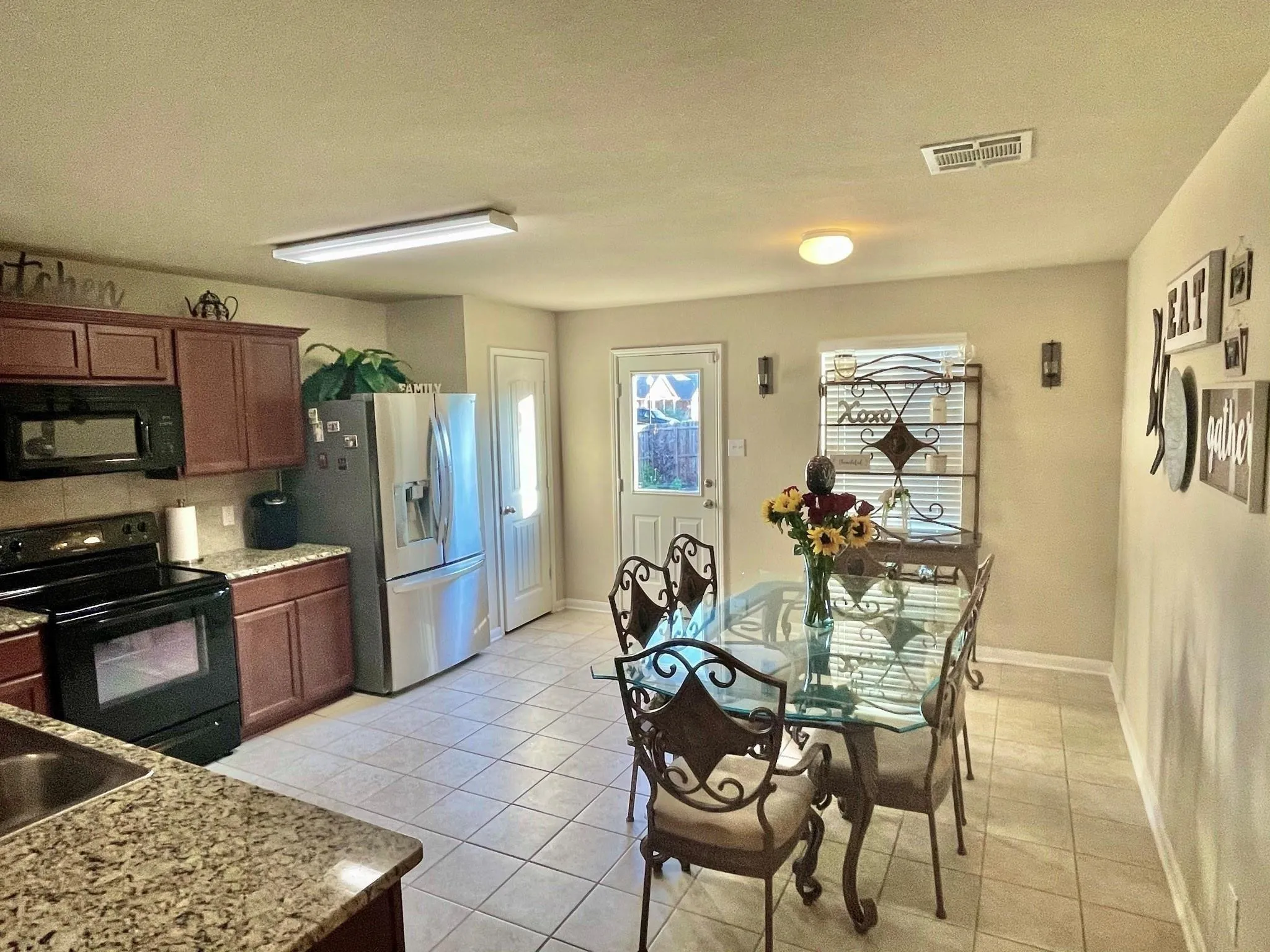 Single Family Residence For Rent in Kaufman County , 2305 Willard Way, Forney, Texas 75126, 4 Bedroom, 3 Bathroom, 2 Garage spaces, 2,108 Sqft, built in 2016, mls#21368627, Real Estate Agent in Forney, Homes For Rent in Kaufman county, Homes For Rent in Forney, Realtor in Forney Texas, Real Estate Brokerage Independent Realty Texas, Luminita Cordes Realtor