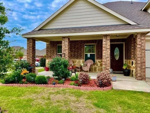 Single Family Residence For Rent in Kaufman County , 2305 Willard Way, Forney, Texas 75126, 4 Bedroom, 3 Bathroom, 2 Garage spaces, 2,108 Sqft, built in 2016, mls#21368627, Real Estate Agent in Forney, Homes For Rent in Kaufman county, Homes For Rent in Forney, Realtor in Forney Texas, Real Estate Brokerage Independent Realty Texas, Luminita Cordes Realtor