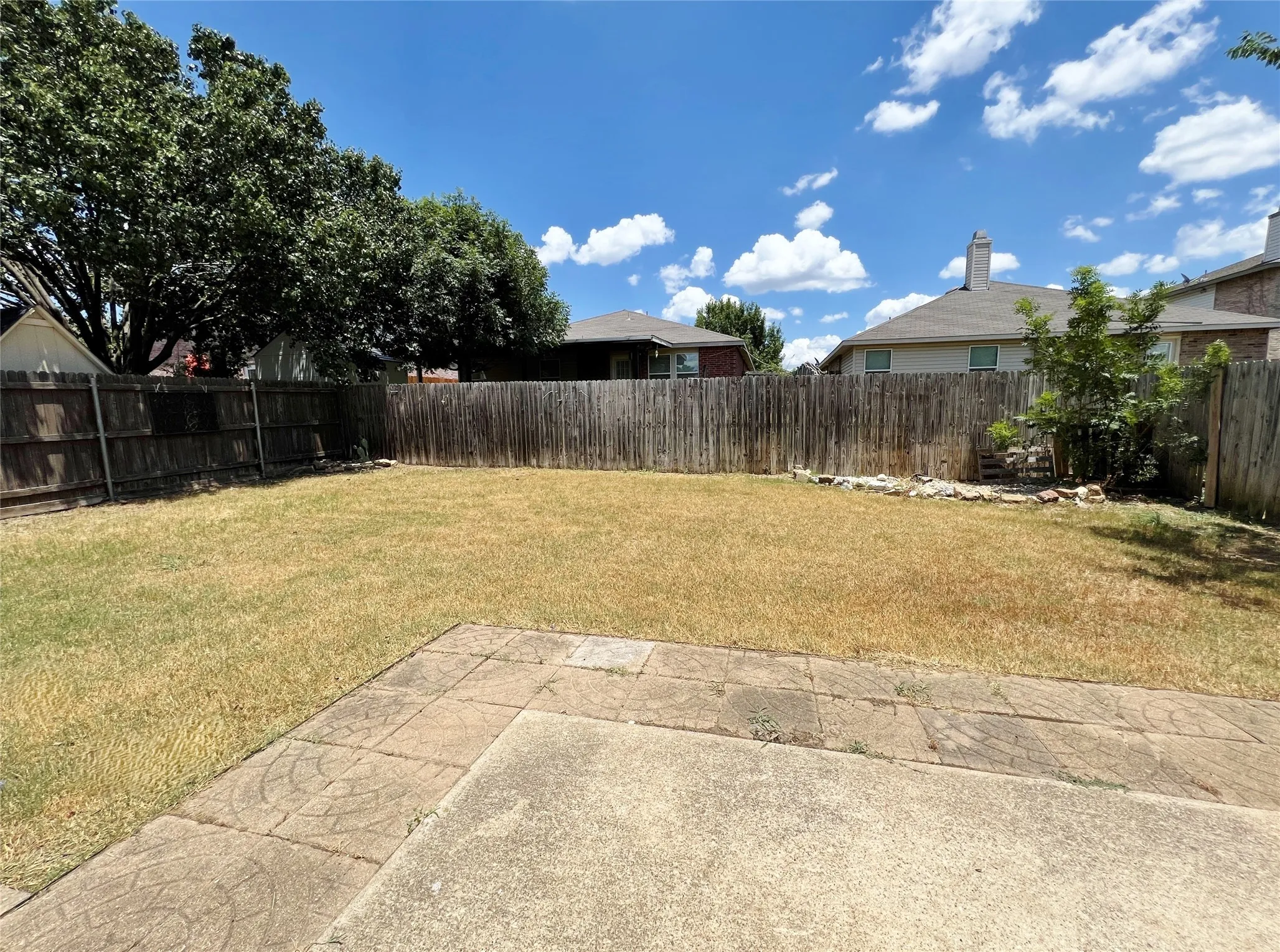 Single Family Residence For Rent in Denton County , 16556 Jasmine Springs Drive, Fort Worth, Texas 76247, 3 Bedroom, 2 Bathroom, 2 Garage spaces, 1,507 Sqft, built in 2005, mls#21368680, Real Estate Agent in Fort Worth, Homes For Rent in Denton county, Homes For Rent in Fort Worth, Realtor in Fort Worth Texas, Real Estate Brokerage Independent Realty Texas, Luminita Cordes Realtor