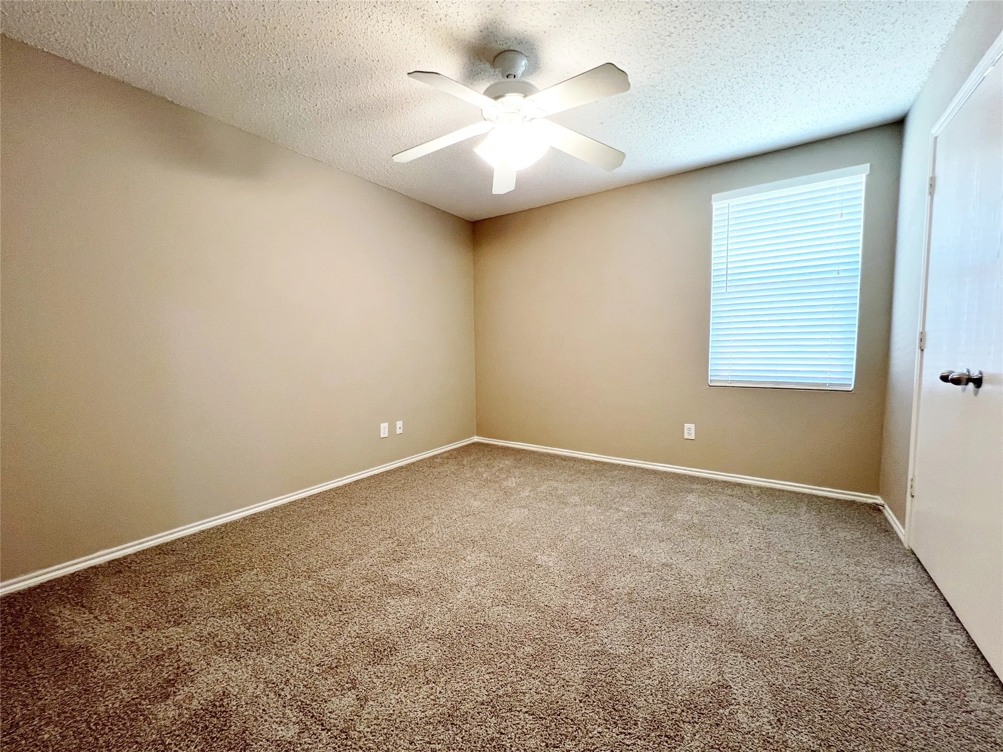 Single Family Residence For Rent in Denton County , 16556 Jasmine Springs Drive, Fort Worth, Texas 76247, 3 Bedroom, 2 Bathroom, 2 Garage spaces, 1,507 Sqft, built in 2005, mls#21368680, Real Estate Agent in Fort Worth, Homes For Rent in Denton county, Homes For Rent in Fort Worth, Realtor in Fort Worth Texas, Real Estate Brokerage Independent Realty Texas, Luminita Cordes Realtor
