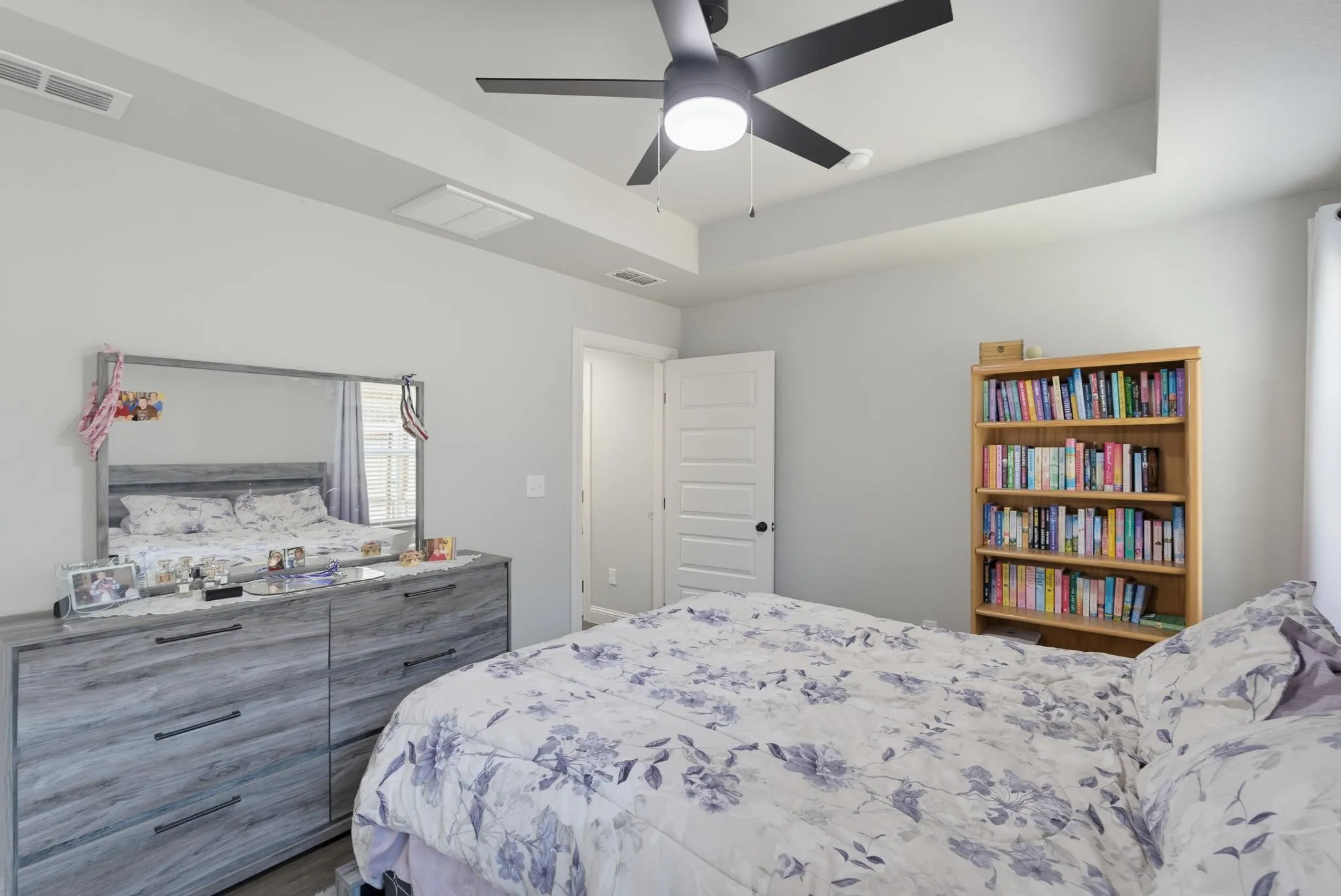 Representative finishes only; furnishings not included.