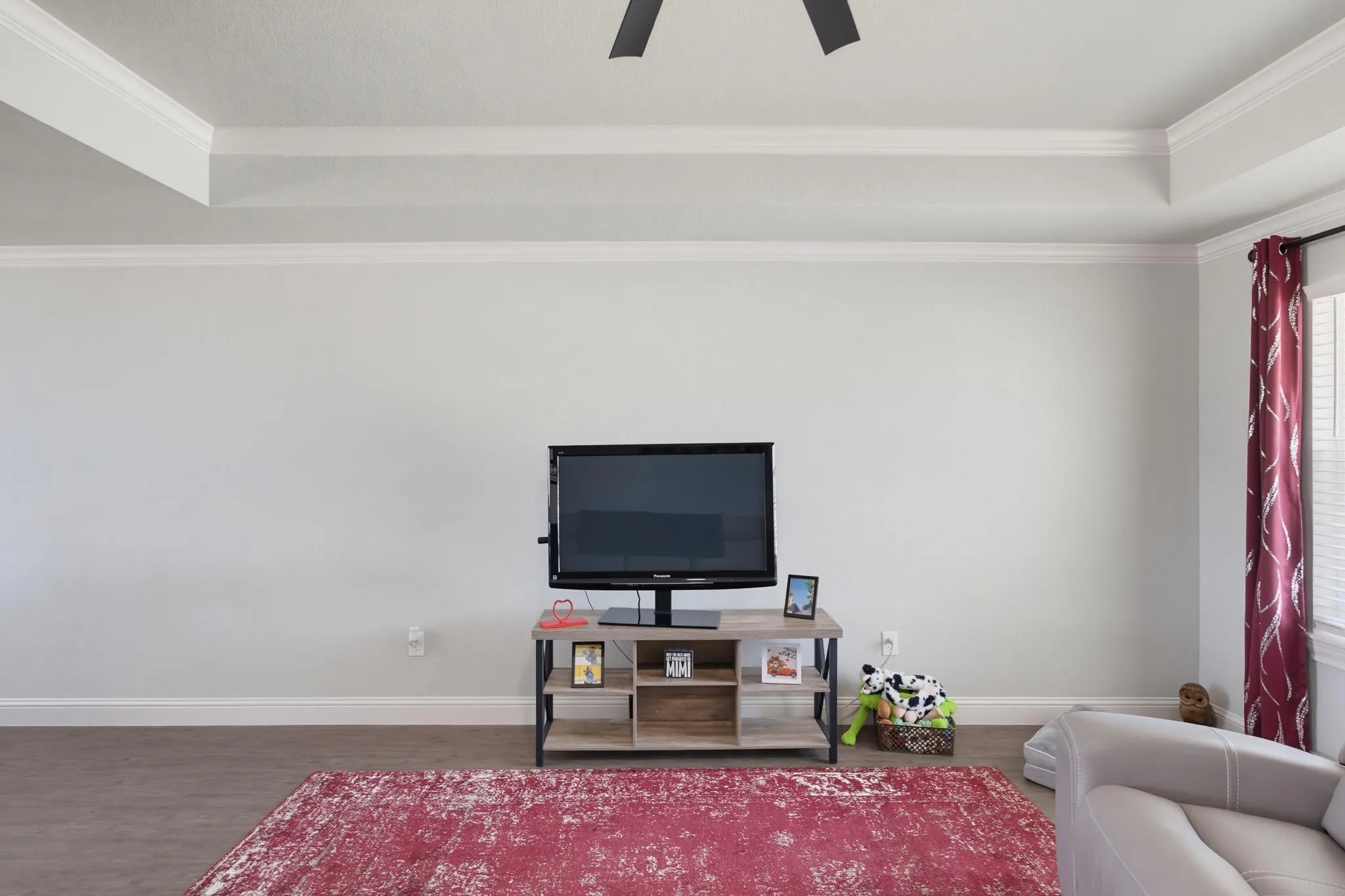 Representative finishes only; furnishings not included.