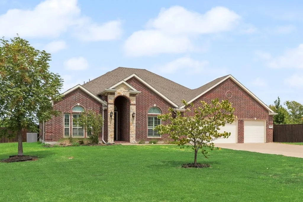 Single Family Residence For Rent in Kaufman County , 1232 Cirrus Court, Forney, Texas 75126, 4 Bedroom, 3 Bathroom, 3 Garage spaces, 2,468 Sqft, built in 2018, mls#21368335, Real Estate Agent in Forney, Homes For Rent in Kaufman county, Homes For Rent in Forney, Realtor in Forney Texas, Real Estate Brokerage Independent Realty Texas, Luminita Cordes Realtor
