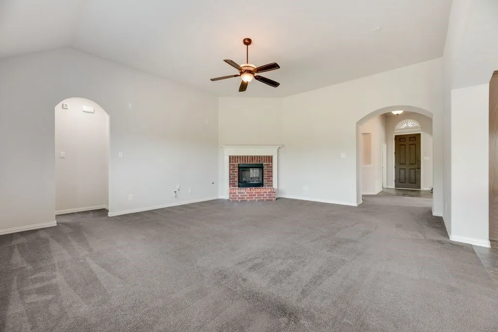 Single Family Residence For Rent in Kaufman County , 1232 Cirrus Court, Forney, Texas 75126, 4 Bedroom, 3 Bathroom, 3 Garage spaces, 2,468 Sqft, built in 2018, mls#21368335, Real Estate Agent in Forney, Homes For Rent in Kaufman county, Homes For Rent in Forney, Realtor in Forney Texas, Real Estate Brokerage Independent Realty Texas, Luminita Cordes Realtor