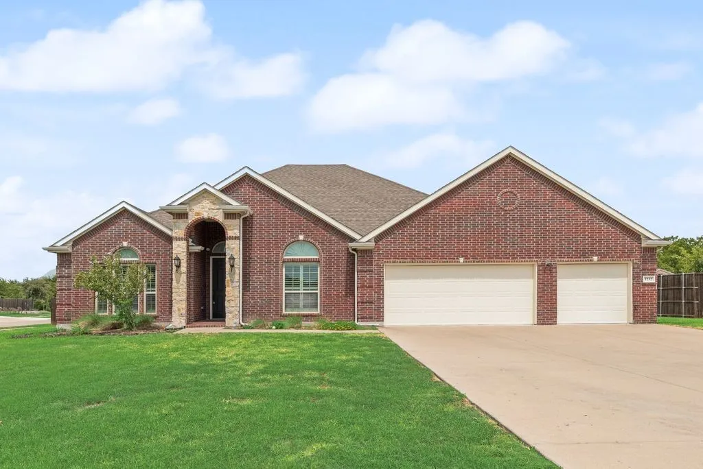 Single Family Residence For Rent in Kaufman County , 1232 Cirrus Court, Forney, Texas 75126, 4 Bedroom, 3 Bathroom, 3 Garage spaces, 2,468 Sqft, built in 2018, mls#21368335, Real Estate Agent in Forney, Homes For Rent in Kaufman county, Homes For Rent in Forney, Realtor in Forney Texas, Real Estate Brokerage Independent Realty Texas, Luminita Cordes Realtor