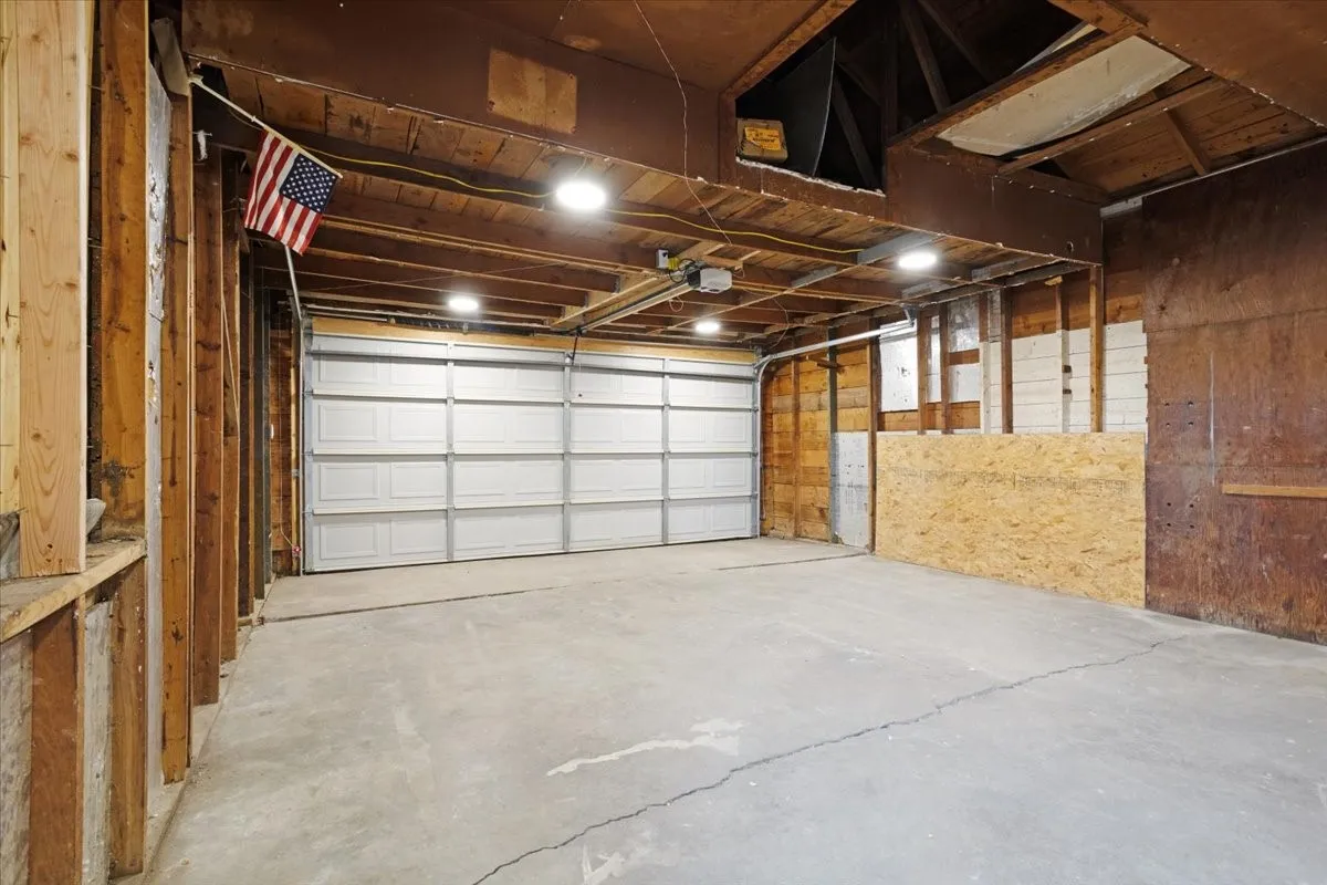 Single Family Residence For Sale in Grayson County , 1310 W Laurel Street, Sherman, Texas 75092, 2 Bedroom, 1 Bathroom, 2 Garage spaces, 819 Sqft, built in 1950, mls#21368678, Real Estate Agent in Sherman, Homes For Sale in Grayson county, Homes For Sale in Sherman, Realtor in Sherman Texas, Real Estate Brokerage Independent Realty Texas, Luminita Cordes Realtor