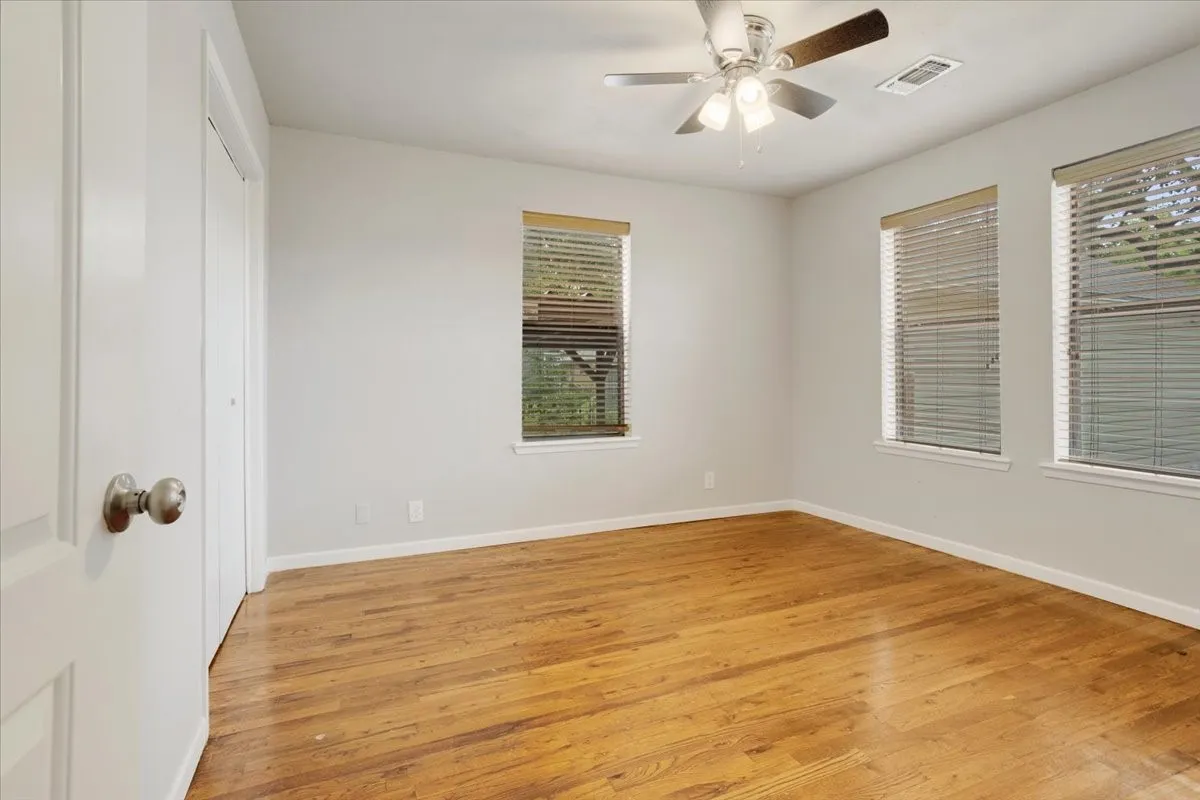 Single Family Residence For Sale in Grayson County , 1310 W Laurel Street, Sherman, Texas 75092, 2 Bedroom, 1 Bathroom, 2 Garage spaces, 819 Sqft, built in 1950, mls#21368678, Real Estate Agent in Sherman, Homes For Sale in Grayson county, Homes For Sale in Sherman, Realtor in Sherman Texas, Real Estate Brokerage Independent Realty Texas, Luminita Cordes Realtor