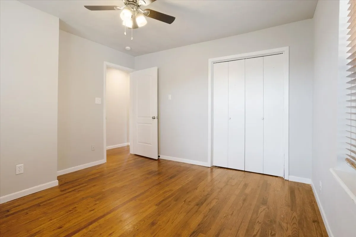 Single Family Residence For Sale in Grayson County , 1310 W Laurel Street, Sherman, Texas 75092, 2 Bedroom, 1 Bathroom, 2 Garage spaces, 819 Sqft, built in 1950, mls#21368678, Real Estate Agent in Sherman, Homes For Sale in Grayson county, Homes For Sale in Sherman, Realtor in Sherman Texas, Real Estate Brokerage Independent Realty Texas, Luminita Cordes Realtor