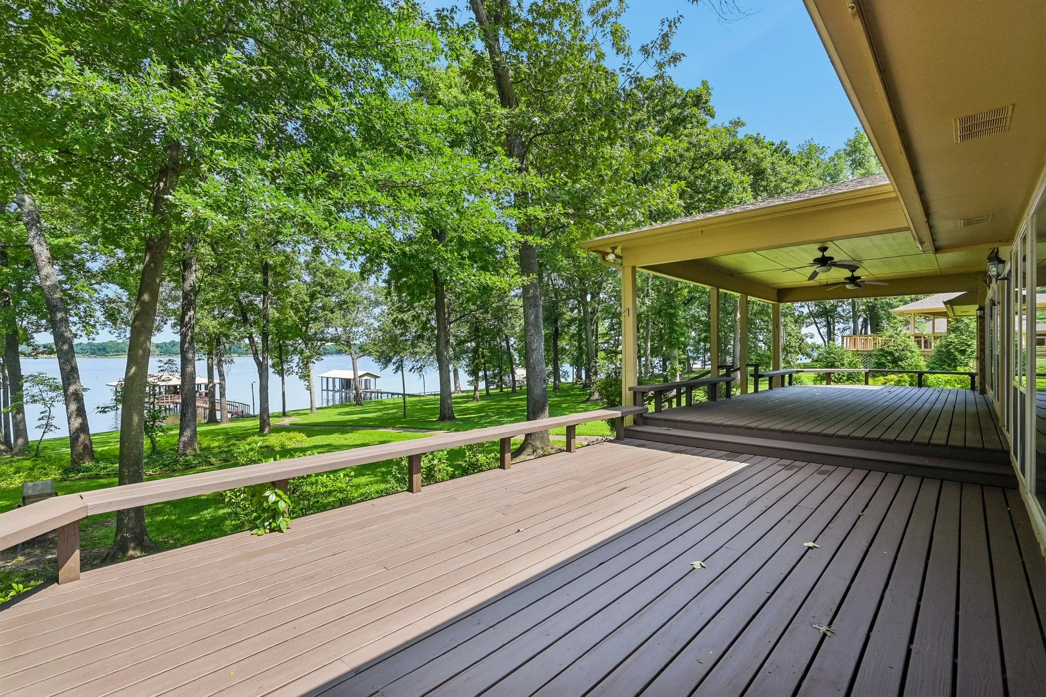 Single Family Residence For Sale in Wood County , 352 County Road 1299, Yantis, Texas 75497, 3 Bedroom, 3 Bathroom, 6 Garage spaces, 3,385 Sqft, built in 1985, mls#21368066, Real Estate Agent in Yantis, Homes For Sale in Wood county, Homes For Sale in Yantis, Realtor in Yantis Texas, Real Estate Brokerage Independent Realty Texas, Luminita Cordes Realtor