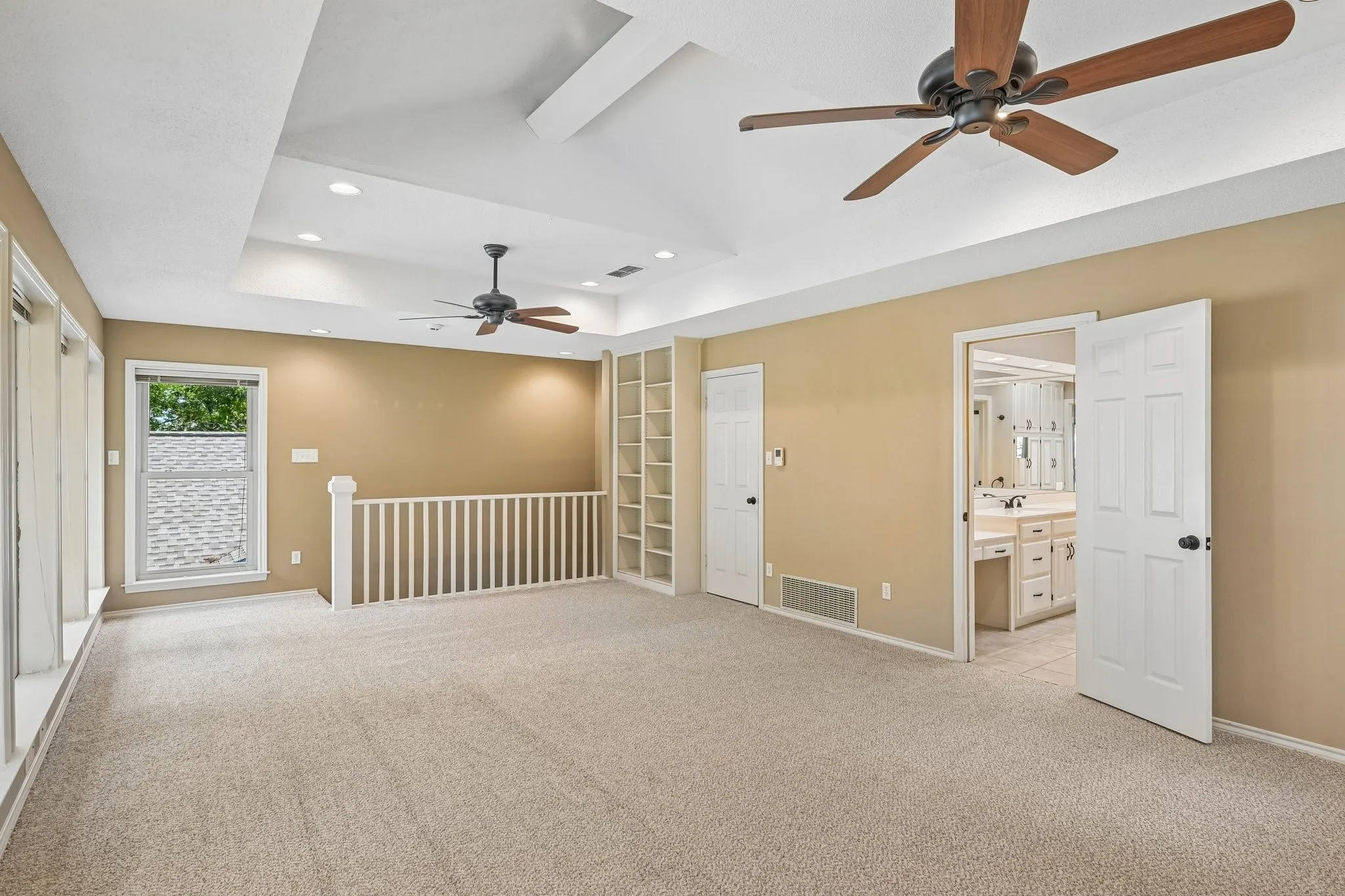 Single Family Residence For Sale in Wood County , 352 County Road 1299, Yantis, Texas 75497, 3 Bedroom, 3 Bathroom, 6 Garage spaces, 3,385 Sqft, built in 1985, mls#21368066, Real Estate Agent in Yantis, Homes For Sale in Wood county, Homes For Sale in Yantis, Realtor in Yantis Texas, Real Estate Brokerage Independent Realty Texas, Luminita Cordes Realtor