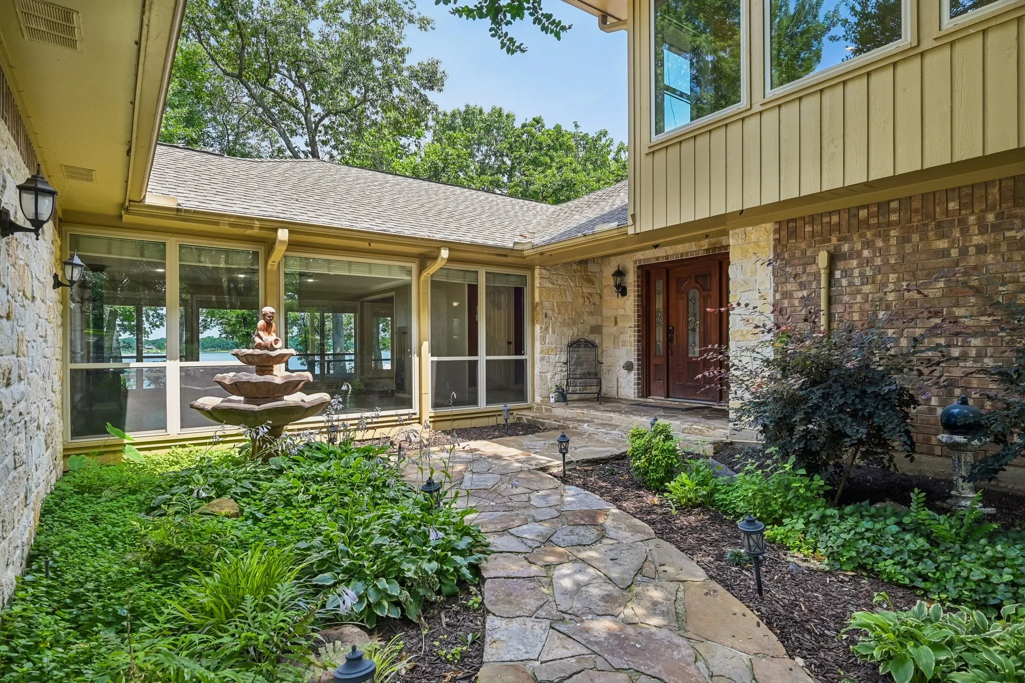 Single Family Residence For Sale in Wood County , 352 County Road 1299, Yantis, Texas 75497, 3 Bedroom, 3 Bathroom, 6 Garage spaces, 3,385 Sqft, built in 1985, mls#21368066, Real Estate Agent in Yantis, Homes For Sale in Wood county, Homes For Sale in Yantis, Realtor in Yantis Texas, Real Estate Brokerage Independent Realty Texas, Luminita Cordes Realtor