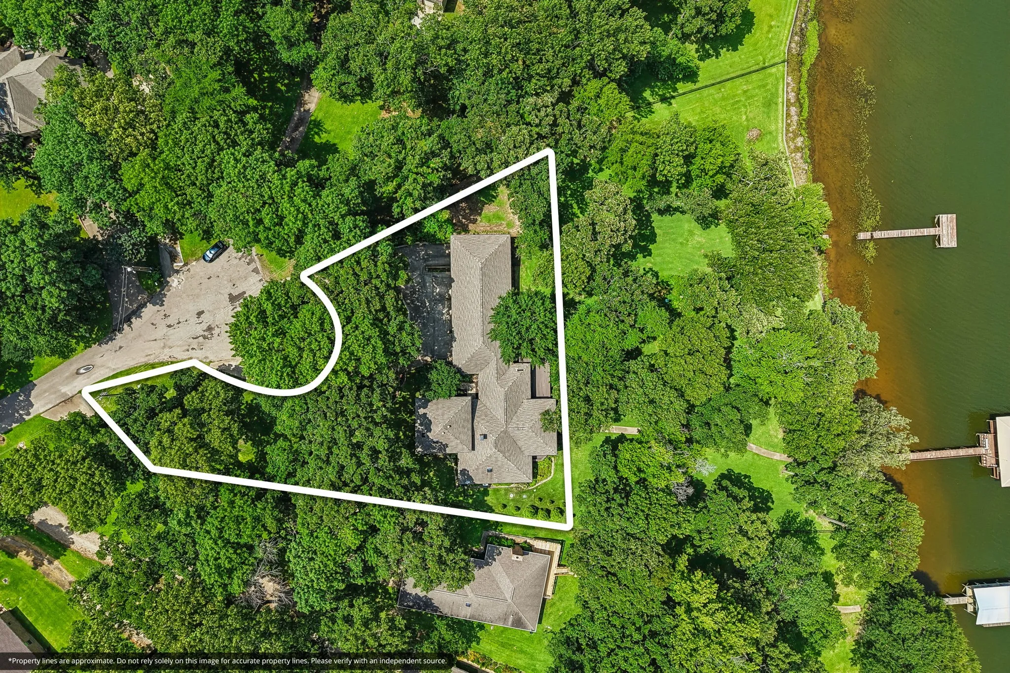 Single Family Residence For Sale in Wood County , 352 County Road 1299, Yantis, Texas 75497, 3 Bedroom, 3 Bathroom, 6 Garage spaces, 3,385 Sqft, built in 1985, mls#21368066, Real Estate Agent in Yantis, Homes For Sale in Wood county, Homes For Sale in Yantis, Realtor in Yantis Texas, Real Estate Brokerage Independent Realty Texas, Luminita Cordes Realtor