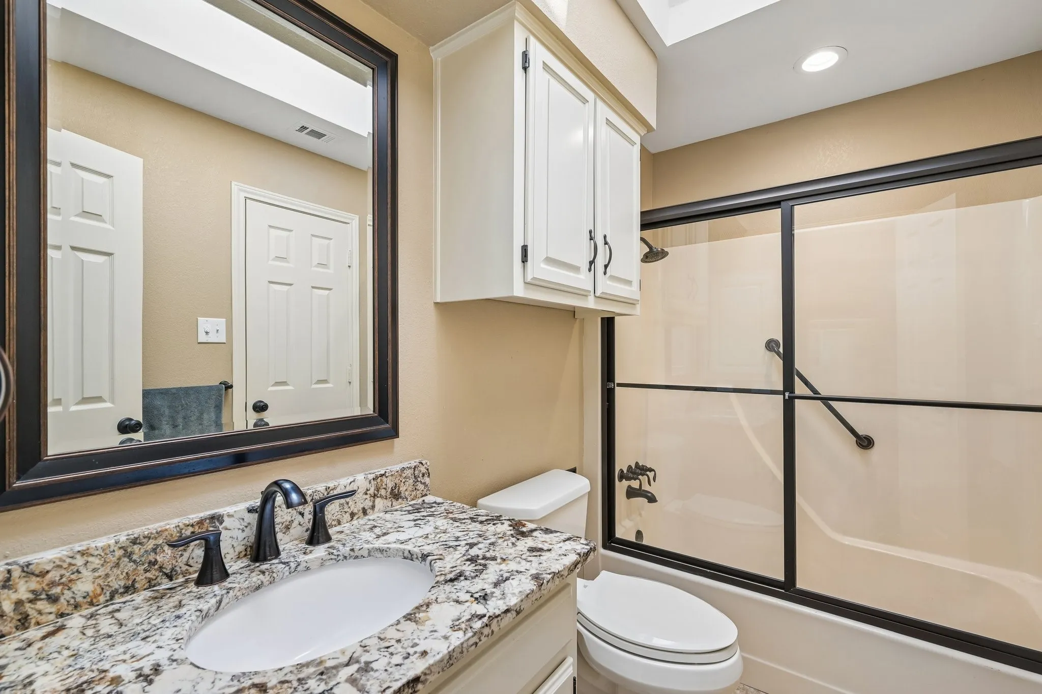 Single Family Residence For Sale in Wood County , 352 County Road 1299, Yantis, Texas 75497, 3 Bedroom, 3 Bathroom, 6 Garage spaces, 3,385 Sqft, built in 1985, mls#21368066, Real Estate Agent in Yantis, Homes For Sale in Wood county, Homes For Sale in Yantis, Realtor in Yantis Texas, Real Estate Brokerage Independent Realty Texas, Luminita Cordes Realtor