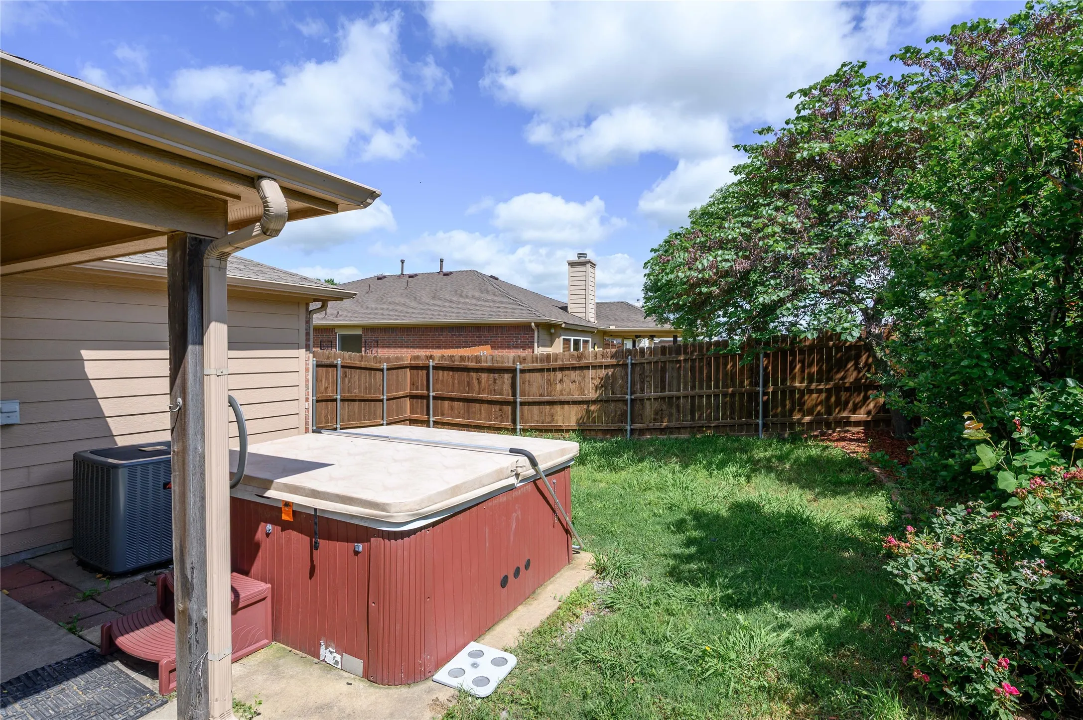 Single Family Residence For Sale in Grayson County , 1443 Teal, Sherman, Texas 75092, 3 Bedroom, 2 Bathroom, 2 Garage spaces, 1,886 Sqft, built in 2007, mls#21368693, Real Estate Agent in Sherman, Homes For Sale in Grayson county, Homes For Sale in Sherman, Realtor in Sherman Texas, Real Estate Brokerage Independent Realty Texas, Luminita Cordes Realtor