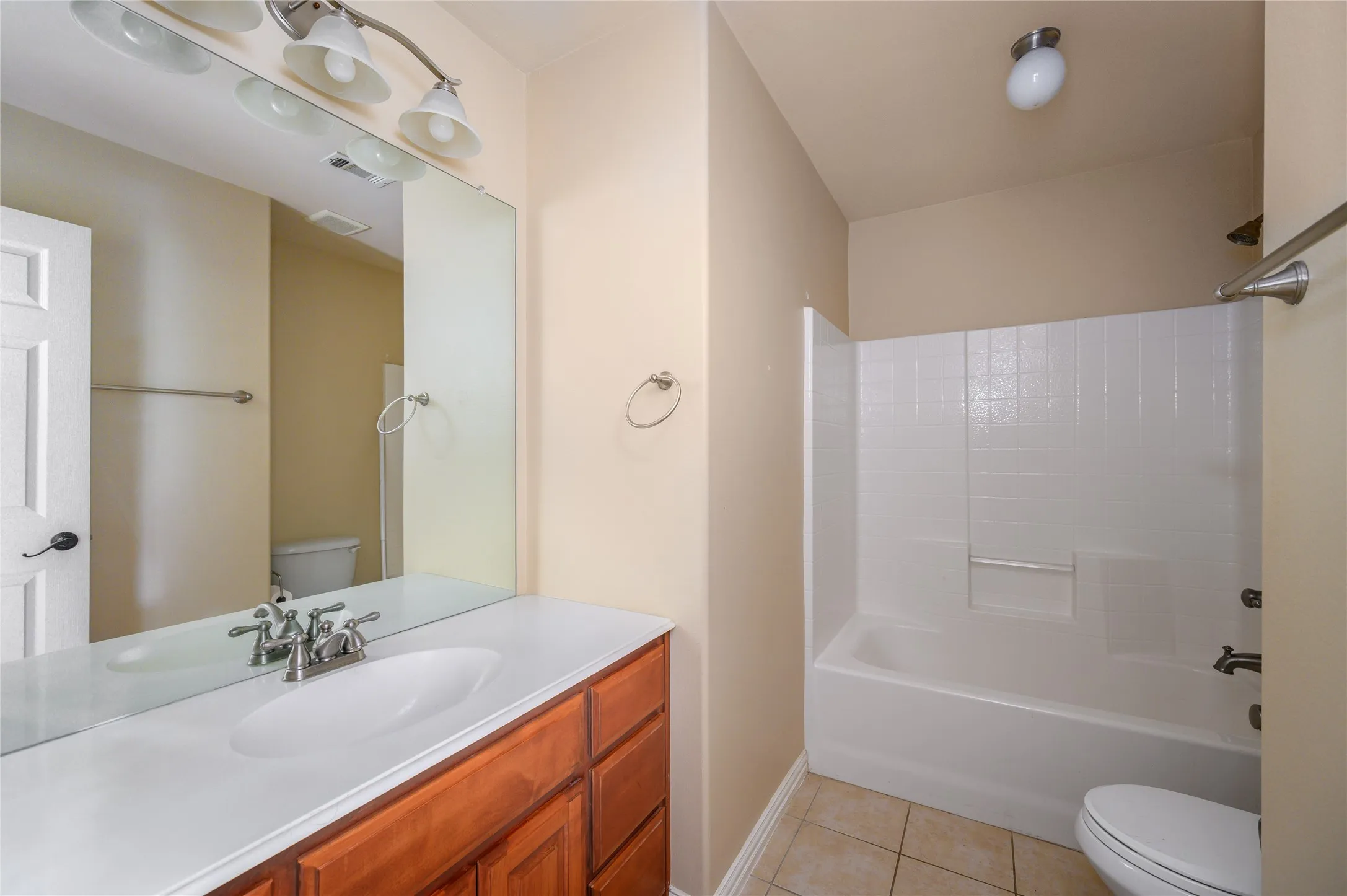 Single Family Residence For Sale in Grayson County , 1443 Teal, Sherman, Texas 75092, 3 Bedroom, 2 Bathroom, 2 Garage spaces, 1,886 Sqft, built in 2007, mls#21368693, Real Estate Agent in Sherman, Homes For Sale in Grayson county, Homes For Sale in Sherman, Realtor in Sherman Texas, Real Estate Brokerage Independent Realty Texas, Luminita Cordes Realtor