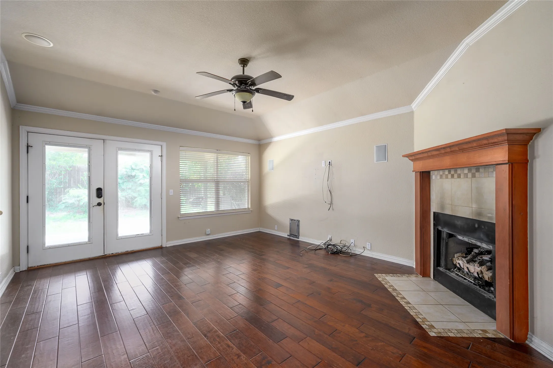 Single Family Residence For Sale in Grayson County , 1443 Teal, Sherman, Texas 75092, 3 Bedroom, 2 Bathroom, 2 Garage spaces, 1,886 Sqft, built in 2007, mls#21368693, Real Estate Agent in Sherman, Homes For Sale in Grayson county, Homes For Sale in Sherman, Realtor in Sherman Texas, Real Estate Brokerage Independent Realty Texas, Luminita Cordes Realtor