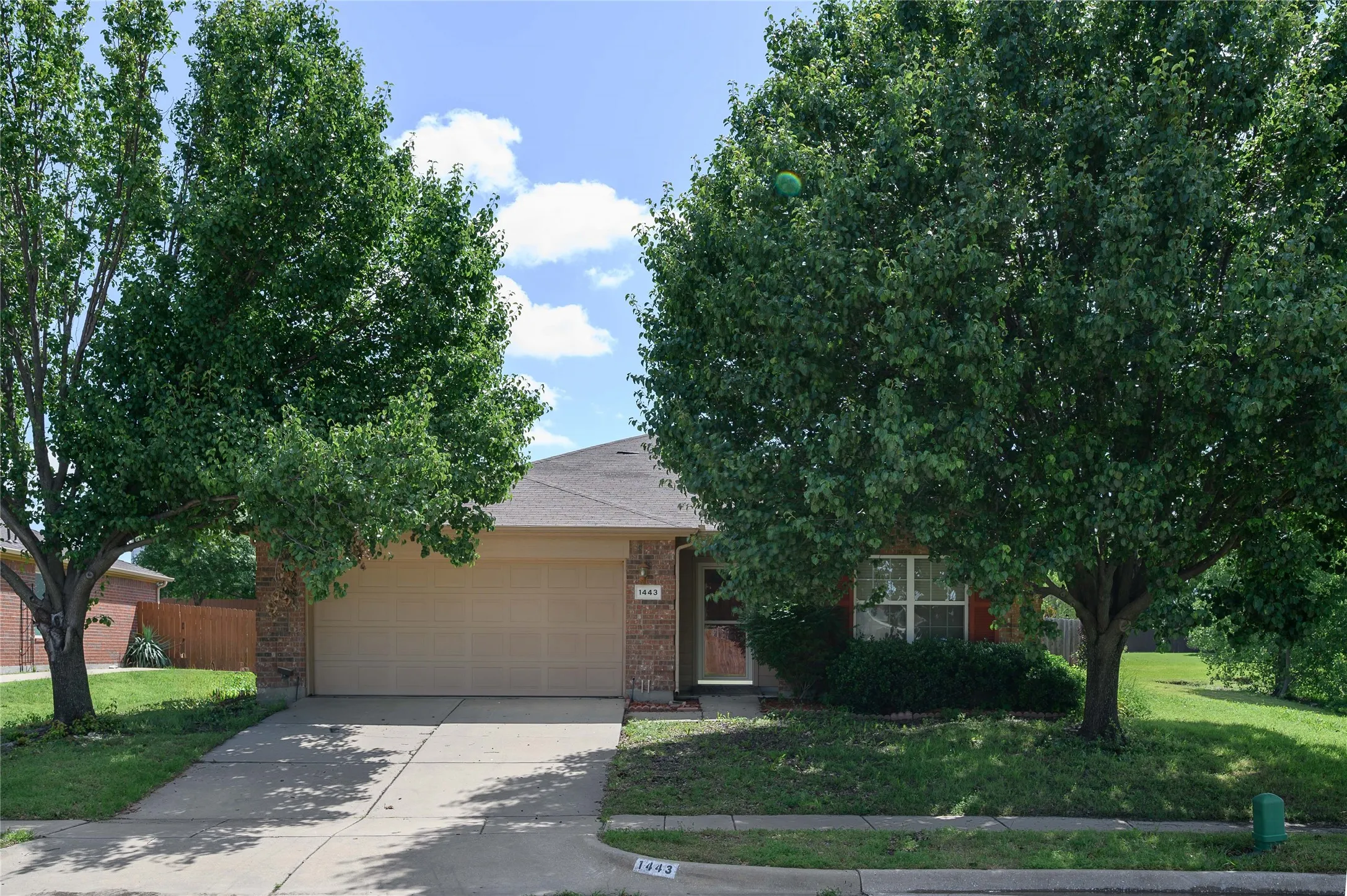 Single Family Residence For Sale in Grayson County , 1443 Teal, Sherman, Texas 75092, 3 Bedroom, 2 Bathroom, 2 Garage spaces, 1,886 Sqft, built in 2007, mls#21368693, Real Estate Agent in Sherman, Homes For Sale in Grayson county, Homes For Sale in Sherman, Realtor in Sherman Texas, Real Estate Brokerage Independent Realty Texas, Luminita Cordes Realtor