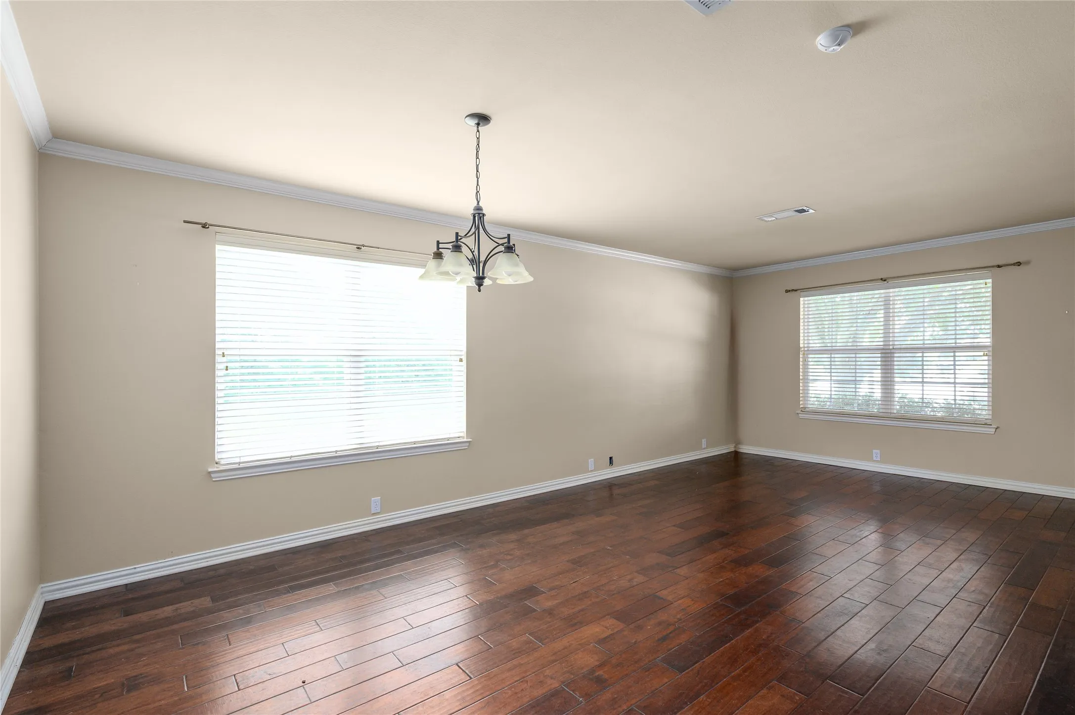 Single Family Residence For Sale in Grayson County , 1443 Teal, Sherman, Texas 75092, 3 Bedroom, 2 Bathroom, 2 Garage spaces, 1,886 Sqft, built in 2007, mls#21368693, Real Estate Agent in Sherman, Homes For Sale in Grayson county, Homes For Sale in Sherman, Realtor in Sherman Texas, Real Estate Brokerage Independent Realty Texas, Luminita Cordes Realtor