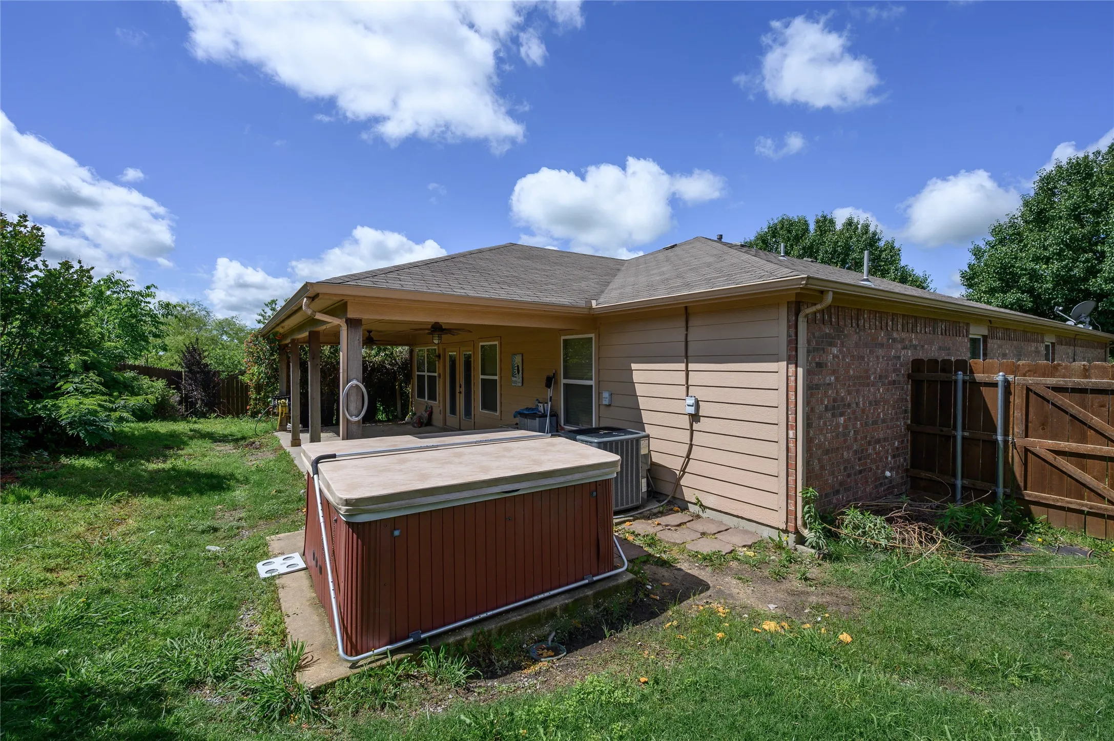 Single Family Residence For Sale in Grayson County , 1443 Teal, Sherman, Texas 75092, 3 Bedroom, 2 Bathroom, 2 Garage spaces, 1,886 Sqft, built in 2007, mls#21368693, Real Estate Agent in Sherman, Homes For Sale in Grayson county, Homes For Sale in Sherman, Realtor in Sherman Texas, Real Estate Brokerage Independent Realty Texas, Luminita Cordes Realtor