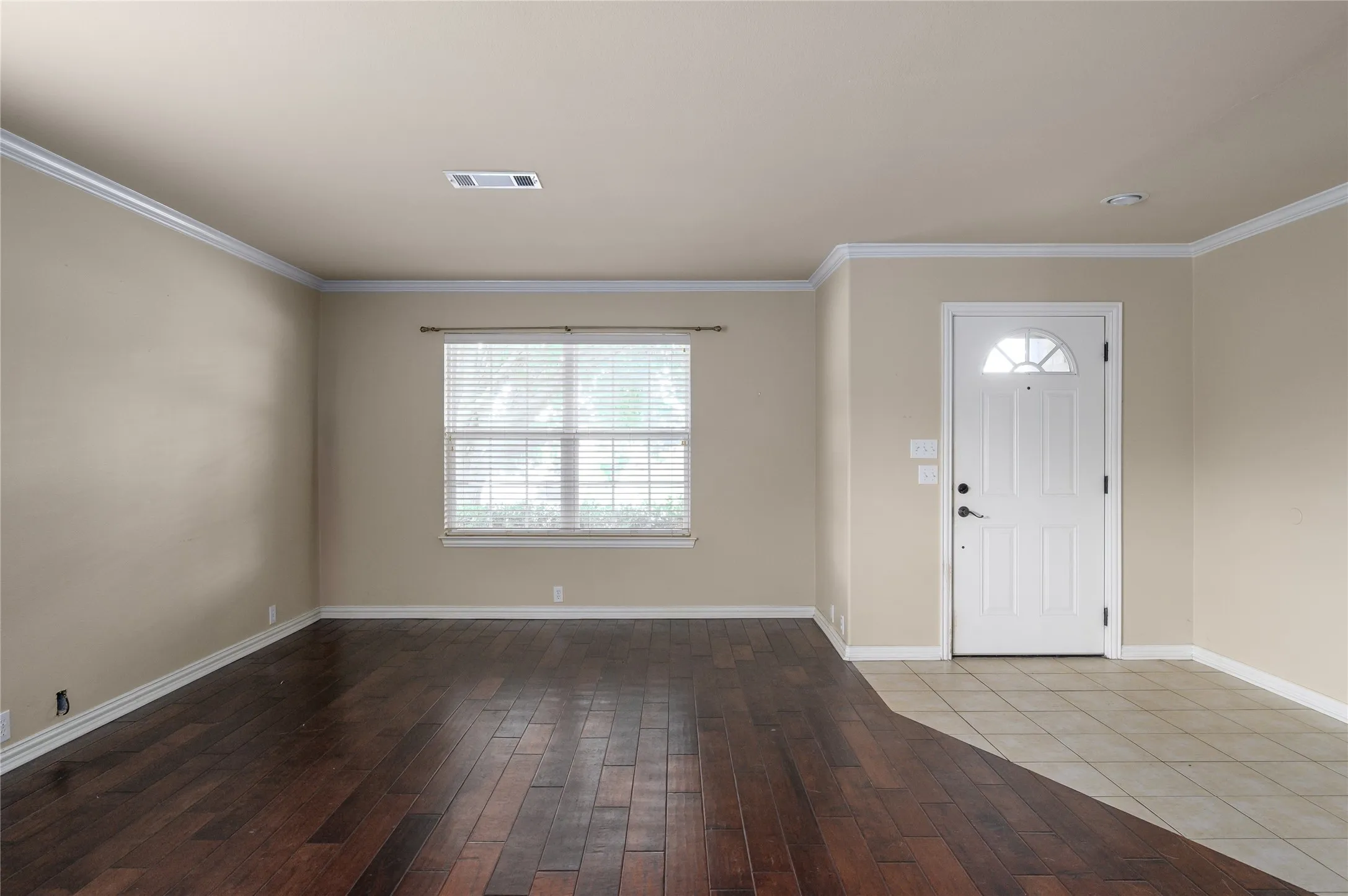 Single Family Residence For Sale in Grayson County , 1443 Teal, Sherman, Texas 75092, 3 Bedroom, 2 Bathroom, 2 Garage spaces, 1,886 Sqft, built in 2007, mls#21368693, Real Estate Agent in Sherman, Homes For Sale in Grayson county, Homes For Sale in Sherman, Realtor in Sherman Texas, Real Estate Brokerage Independent Realty Texas, Luminita Cordes Realtor