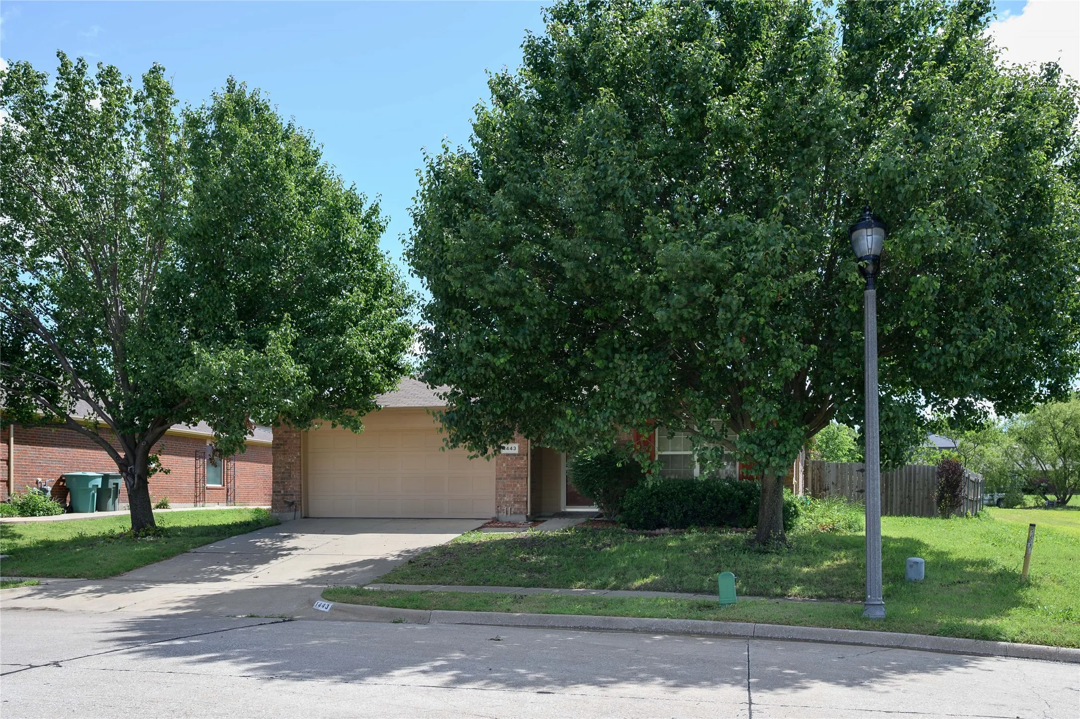 Single Family Residence For Sale in Grayson County , 1443 Teal, Sherman, Texas 75092, 3 Bedroom, 2 Bathroom, 2 Garage spaces, 1,886 Sqft, built in 2007, mls#21368693, Real Estate Agent in Sherman, Homes For Sale in Grayson county, Homes For Sale in Sherman, Realtor in Sherman Texas, Real Estate Brokerage Independent Realty Texas, Luminita Cordes Realtor