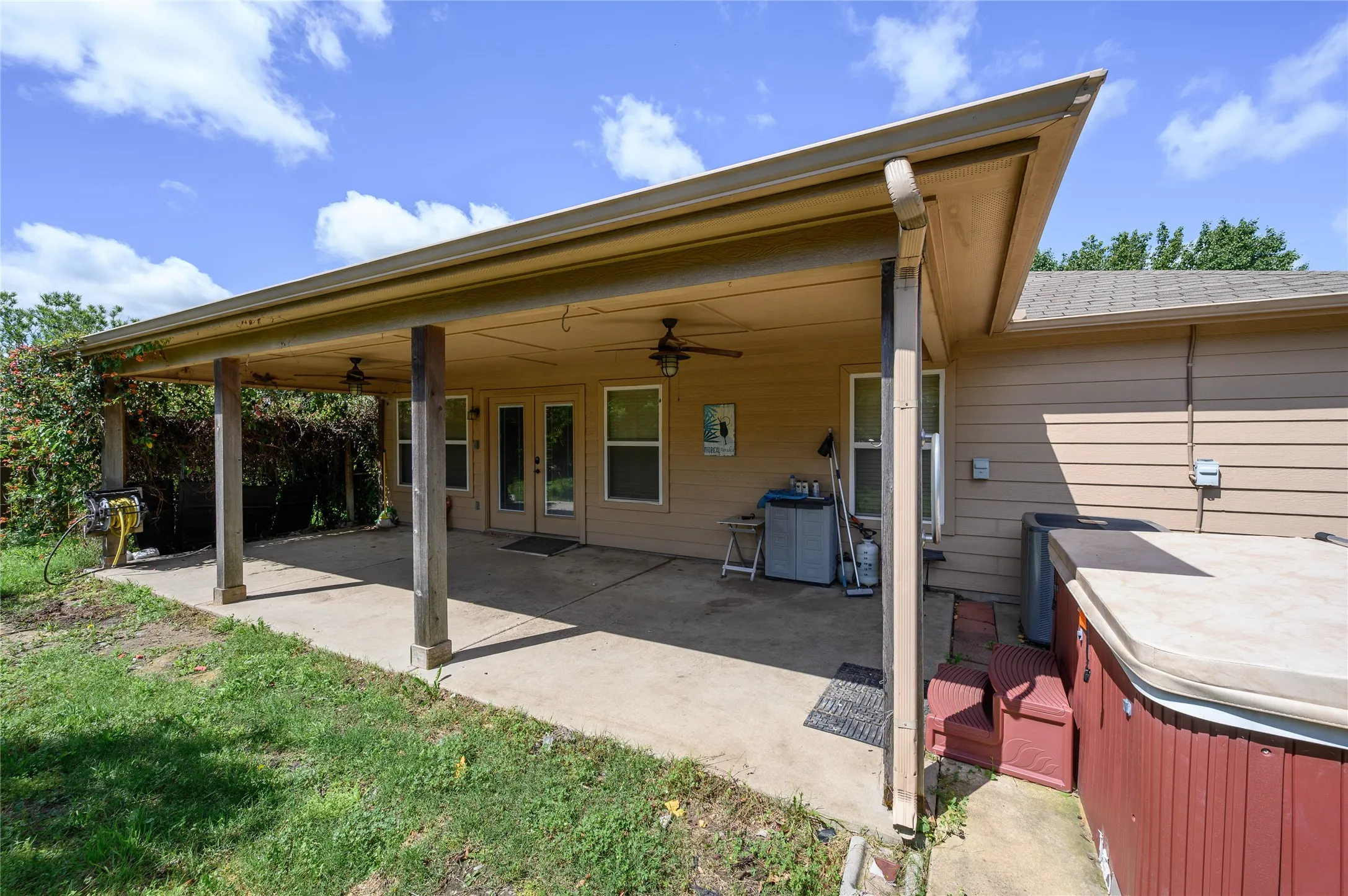 Single Family Residence For Sale in Grayson County , 1443 Teal, Sherman, Texas 75092, 3 Bedroom, 2 Bathroom, 2 Garage spaces, 1,886 Sqft, built in 2007, mls#21368693, Real Estate Agent in Sherman, Homes For Sale in Grayson county, Homes For Sale in Sherman, Realtor in Sherman Texas, Real Estate Brokerage Independent Realty Texas, Luminita Cordes Realtor