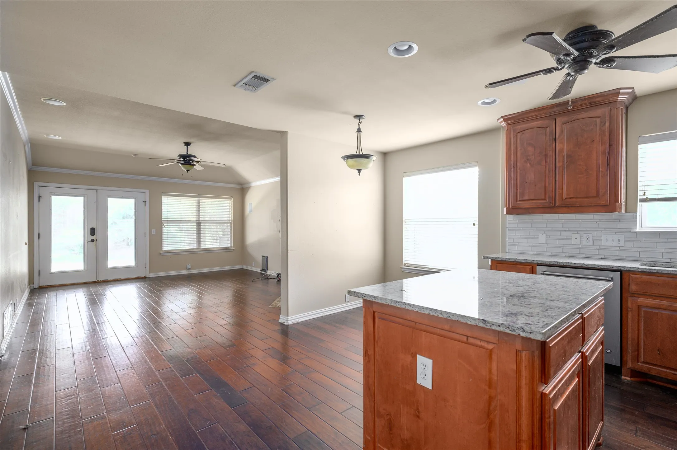 Single Family Residence For Sale in Grayson County , 1443 Teal, Sherman, Texas 75092, 3 Bedroom, 2 Bathroom, 2 Garage spaces, 1,886 Sqft, built in 2007, mls#21368693, Real Estate Agent in Sherman, Homes For Sale in Grayson county, Homes For Sale in Sherman, Realtor in Sherman Texas, Real Estate Brokerage Independent Realty Texas, Luminita Cordes Realtor