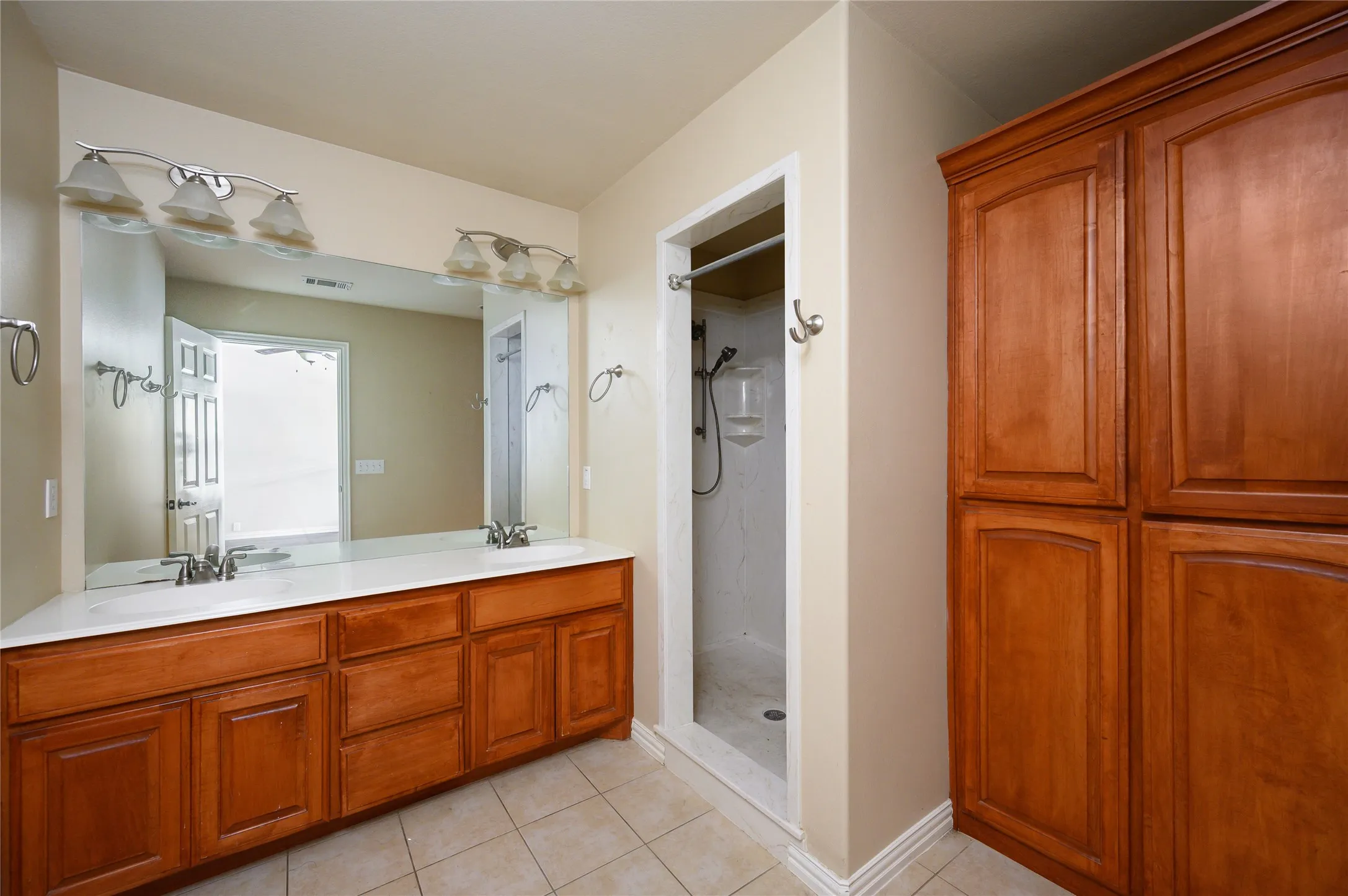Single Family Residence For Sale in Grayson County , 1443 Teal, Sherman, Texas 75092, 3 Bedroom, 2 Bathroom, 2 Garage spaces, 1,886 Sqft, built in 2007, mls#21368693, Real Estate Agent in Sherman, Homes For Sale in Grayson county, Homes For Sale in Sherman, Realtor in Sherman Texas, Real Estate Brokerage Independent Realty Texas, Luminita Cordes Realtor