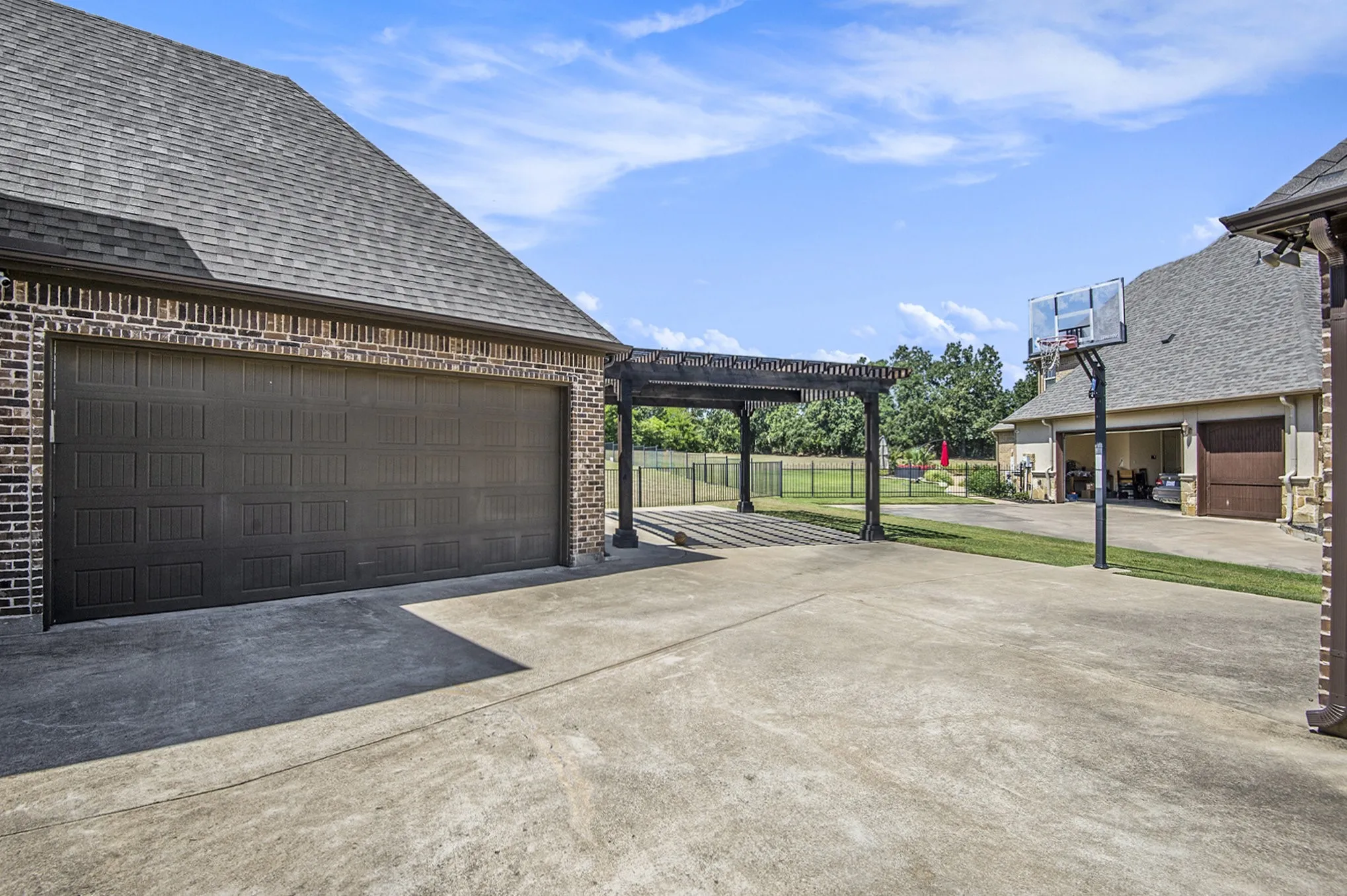 Single Family Residence For Sale in Tarrant County , 6909 Heritage Oaks Drive, Mansfield, Texas 76063, 4 Bedroom, 4 Bathroom, 3 Garage spaces, 5,064 Sqft, built in 2012, mls#21368185, Real Estate Agent in Mansfield, Homes For Sale in Tarrant county, Homes For Sale in Mansfield, Realtor in Mansfield Texas, Real Estate Brokerage Independent Realty Texas, Luminita Cordes Realtor
