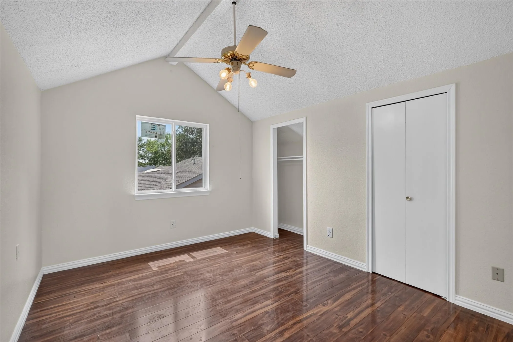 Single Family Residence For Sale in Dallas County , 4114 Coryell Way, Mesquite, Texas 75150, 3 Bedroom, 2 Bathroom, 2 Garage spaces, 1,731 Sqft, built in 1986, mls#21363539, Real Estate Agent in Mesquite, Homes For Sale in Dallas county, Homes For Sale in Mesquite, Realtor in Mesquite Texas, Real Estate Brokerage Independent Realty Texas, Luminita Cordes Realtor