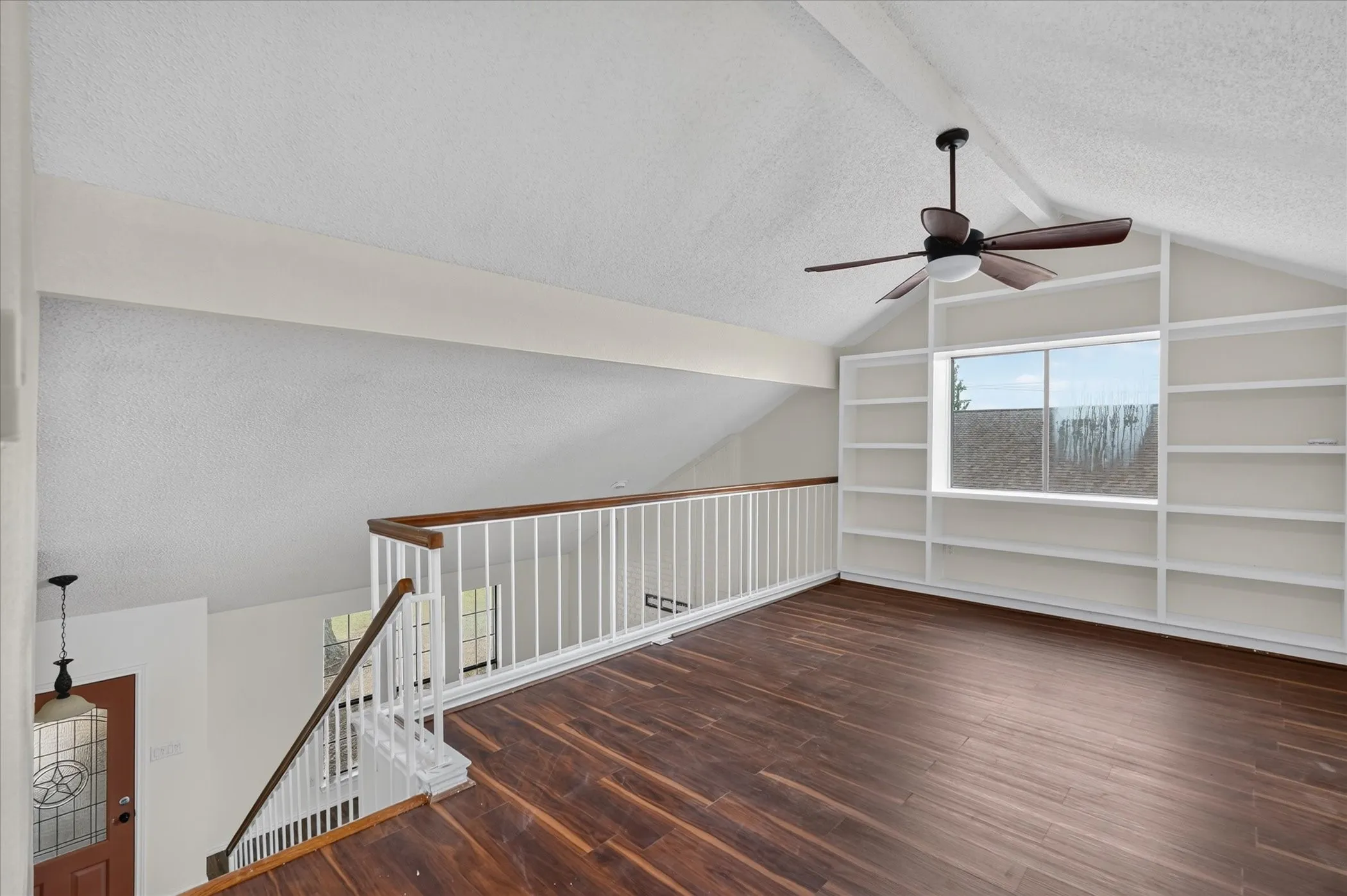 Single Family Residence For Sale in Dallas County , 4114 Coryell Way, Mesquite, Texas 75150, 3 Bedroom, 2 Bathroom, 2 Garage spaces, 1,731 Sqft, built in 1986, mls#21363539, Real Estate Agent in Mesquite, Homes For Sale in Dallas county, Homes For Sale in Mesquite, Realtor in Mesquite Texas, Real Estate Brokerage Independent Realty Texas, Luminita Cordes Realtor