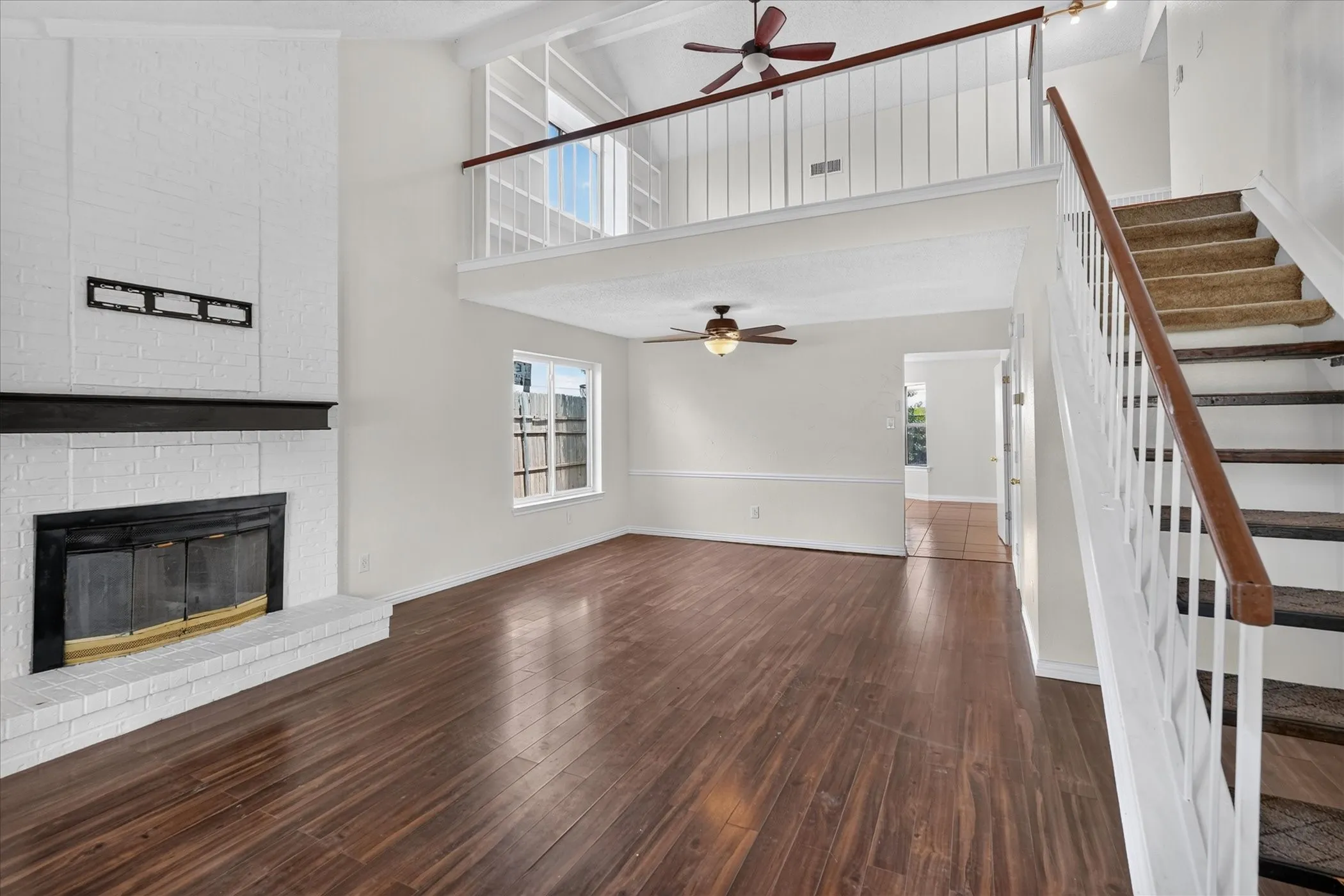 Single Family Residence For Sale in Dallas County , 4114 Coryell Way, Mesquite, Texas 75150, 3 Bedroom, 2 Bathroom, 2 Garage spaces, 1,731 Sqft, built in 1986, mls#21363539, Real Estate Agent in Mesquite, Homes For Sale in Dallas county, Homes For Sale in Mesquite, Realtor in Mesquite Texas, Real Estate Brokerage Independent Realty Texas, Luminita Cordes Realtor