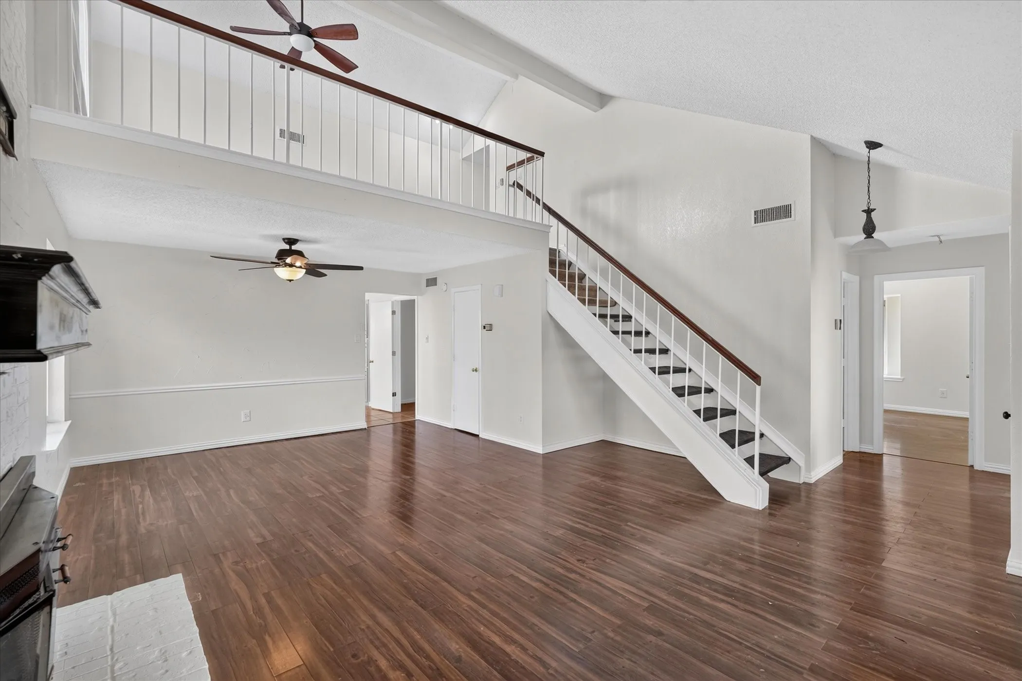 Single Family Residence For Sale in Dallas County , 4114 Coryell Way, Mesquite, Texas 75150, 3 Bedroom, 2 Bathroom, 2 Garage spaces, 1,731 Sqft, built in 1986, mls#21363539, Real Estate Agent in Mesquite, Homes For Sale in Dallas county, Homes For Sale in Mesquite, Realtor in Mesquite Texas, Real Estate Brokerage Independent Realty Texas, Luminita Cordes Realtor