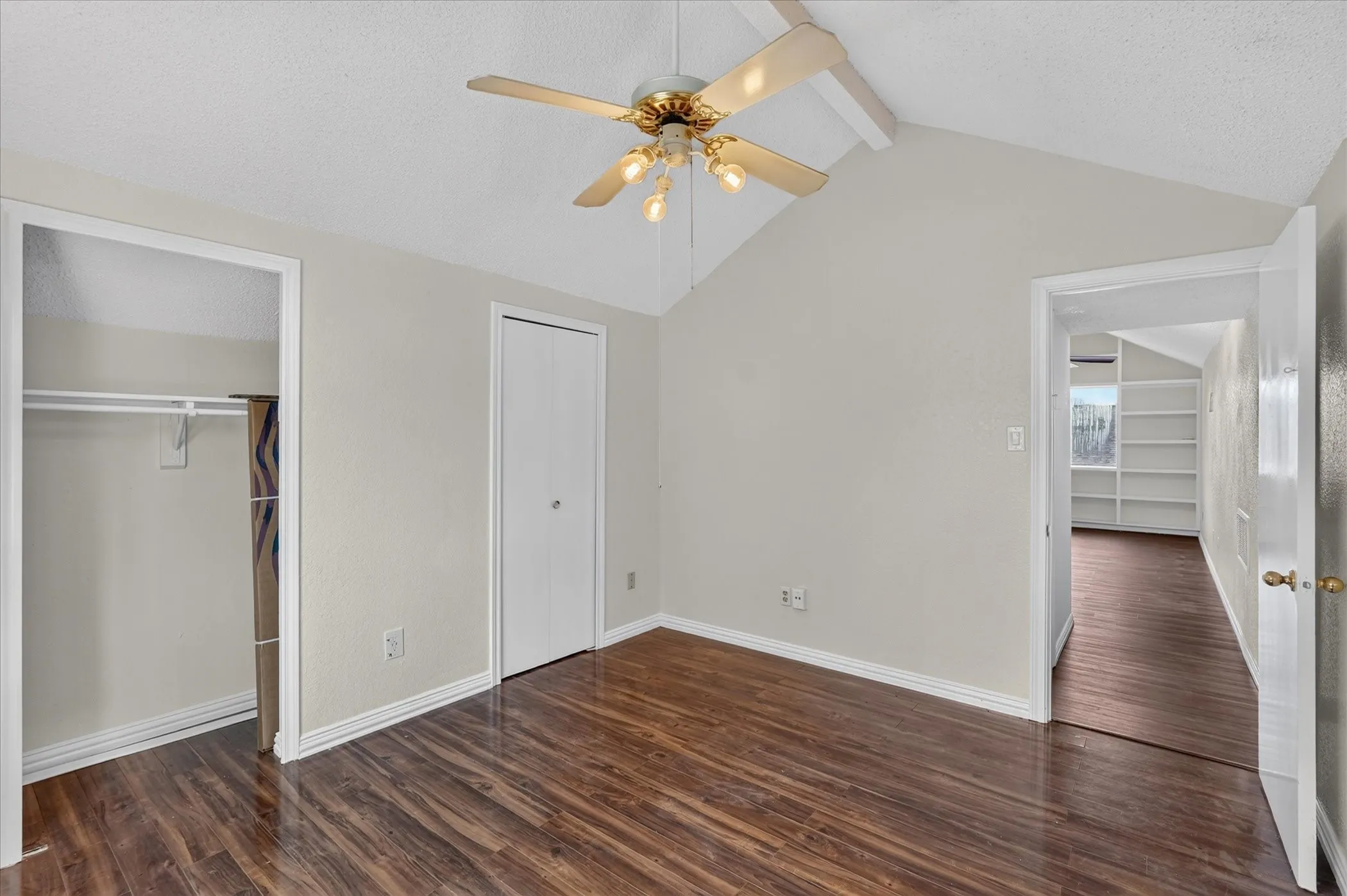 Single Family Residence For Sale in Dallas County , 4114 Coryell Way, Mesquite, Texas 75150, 3 Bedroom, 2 Bathroom, 2 Garage spaces, 1,731 Sqft, built in 1986, mls#21363539, Real Estate Agent in Mesquite, Homes For Sale in Dallas county, Homes For Sale in Mesquite, Realtor in Mesquite Texas, Real Estate Brokerage Independent Realty Texas, Luminita Cordes Realtor