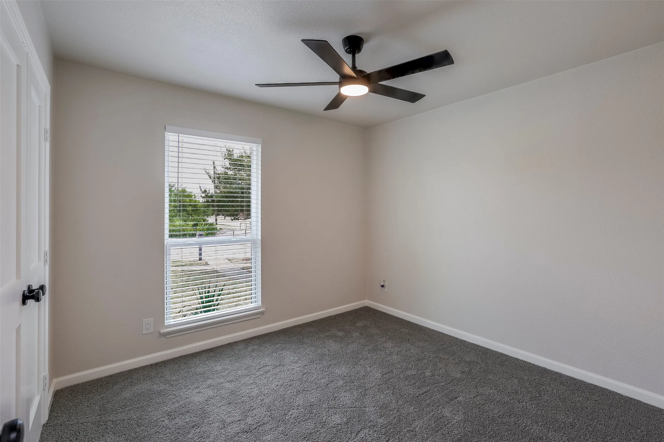 Single Family Residence For Sale in Denton County , 4201 Arbor Creek Drive, Carrollton, Texas 75010, 3 Bedroom, 2 Bathroom, 2 Garage spaces, 1,436 Sqft, built in 1987, mls#21368395, Real Estate Agent in Carrollton, Homes For Sale in Denton county, Homes For Sale in Carrollton, Realtor in Carrollton Texas, Real Estate Brokerage Independent Realty Texas, Luminita Cordes Realtor