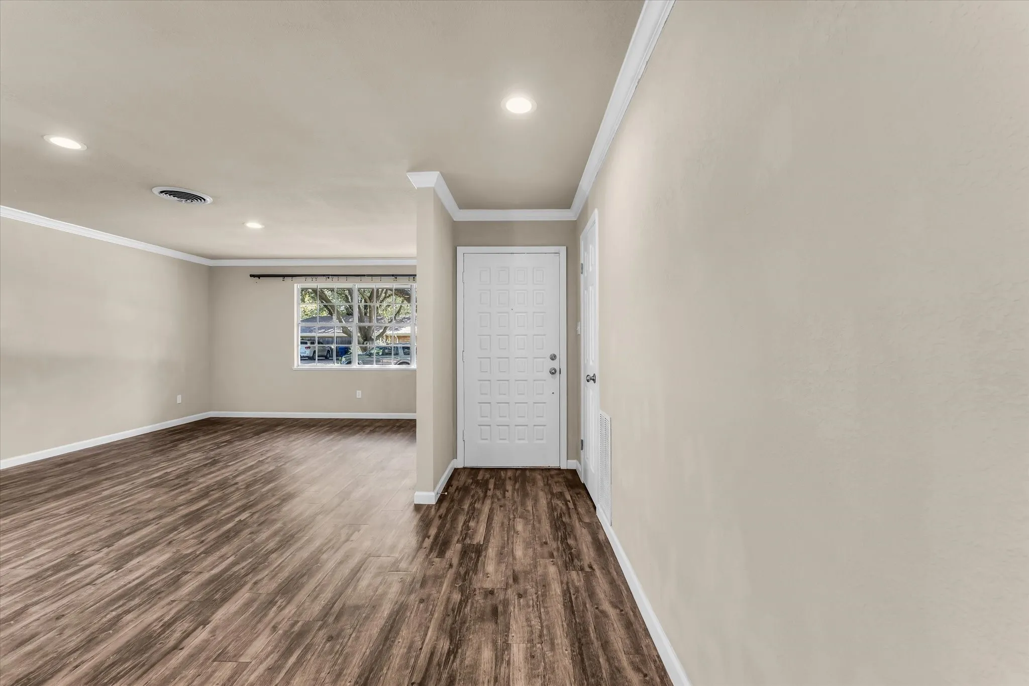Single Family Residence For Sale in Mc Lennan County , 1728 Laurel Lake Drive, Waco, Texas 76710, 3 Bedroom, 3 Bathroom, Garage spaces, 2,245 Sqft, built in 1968, mls#21368452, Real Estate Agent in Waco, Homes For Sale in Mc Lennan county, Homes For Sale in Waco, Realtor in Waco Texas, Real Estate Brokerage Independent Realty Texas, Luminita Cordes Realtor