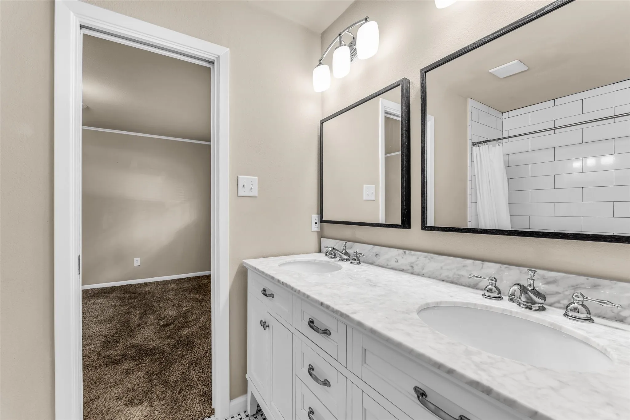 Single Family Residence For Sale in Mc Lennan County , 1728 Laurel Lake Drive, Waco, Texas 76710, 3 Bedroom, 3 Bathroom, Garage spaces, 2,245 Sqft, built in 1968, mls#21368452, Real Estate Agent in Waco, Homes For Sale in Mc Lennan county, Homes For Sale in Waco, Realtor in Waco Texas, Real Estate Brokerage Independent Realty Texas, Luminita Cordes Realtor
