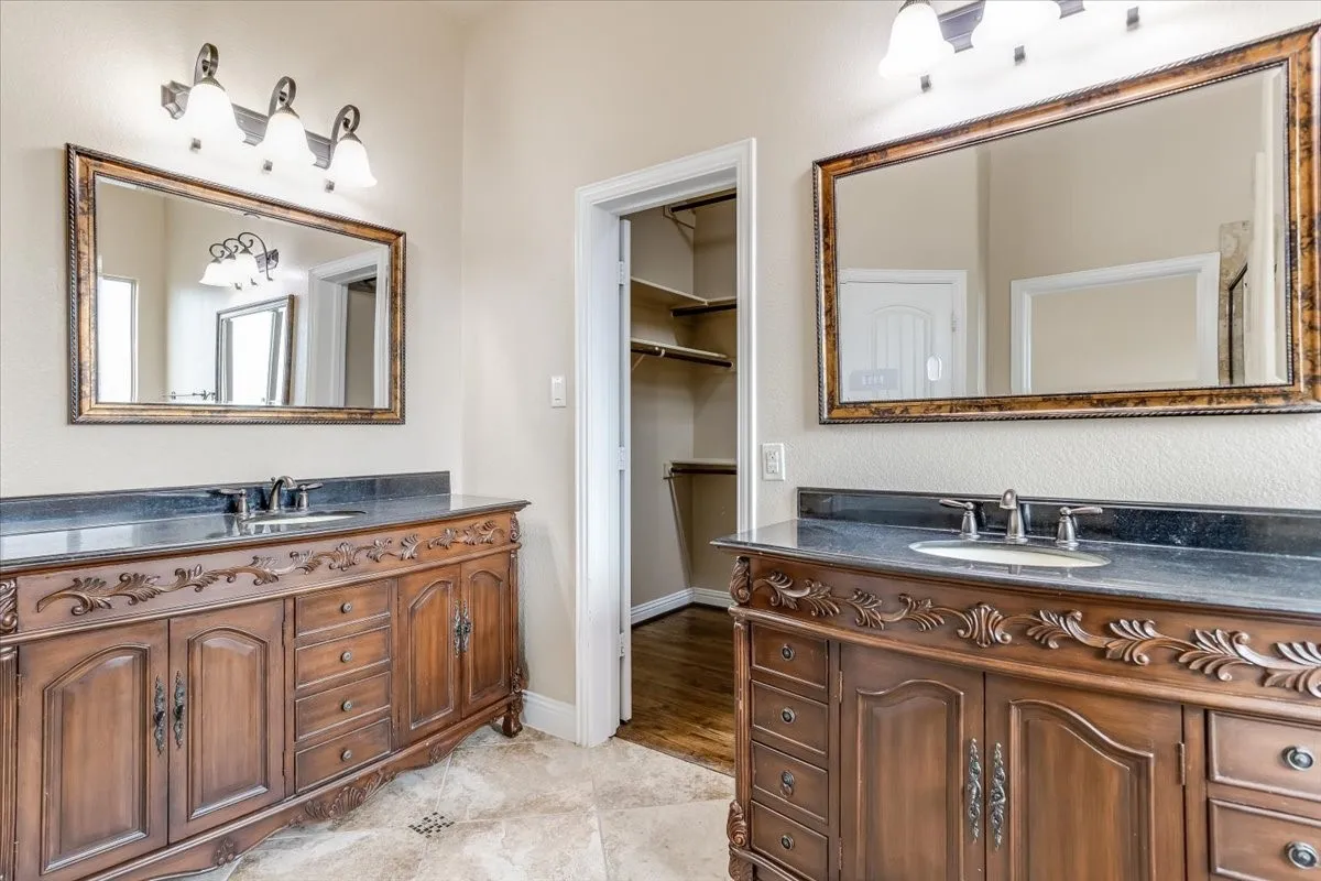 Single Family Residence For Sale in Denton County , 4125 Bonita Avenue, Denton, Texas 76210, 4 Bedroom, 2 Bathroom, 2 Garage spaces, 2,178 Sqft, built in 2016, mls#21360287, Real Estate Agent in Denton, Homes For Sale in Denton county, Homes For Sale in Denton, Realtor in Denton Texas, Real Estate Brokerage Independent Realty Texas, Luminita Cordes Realtor