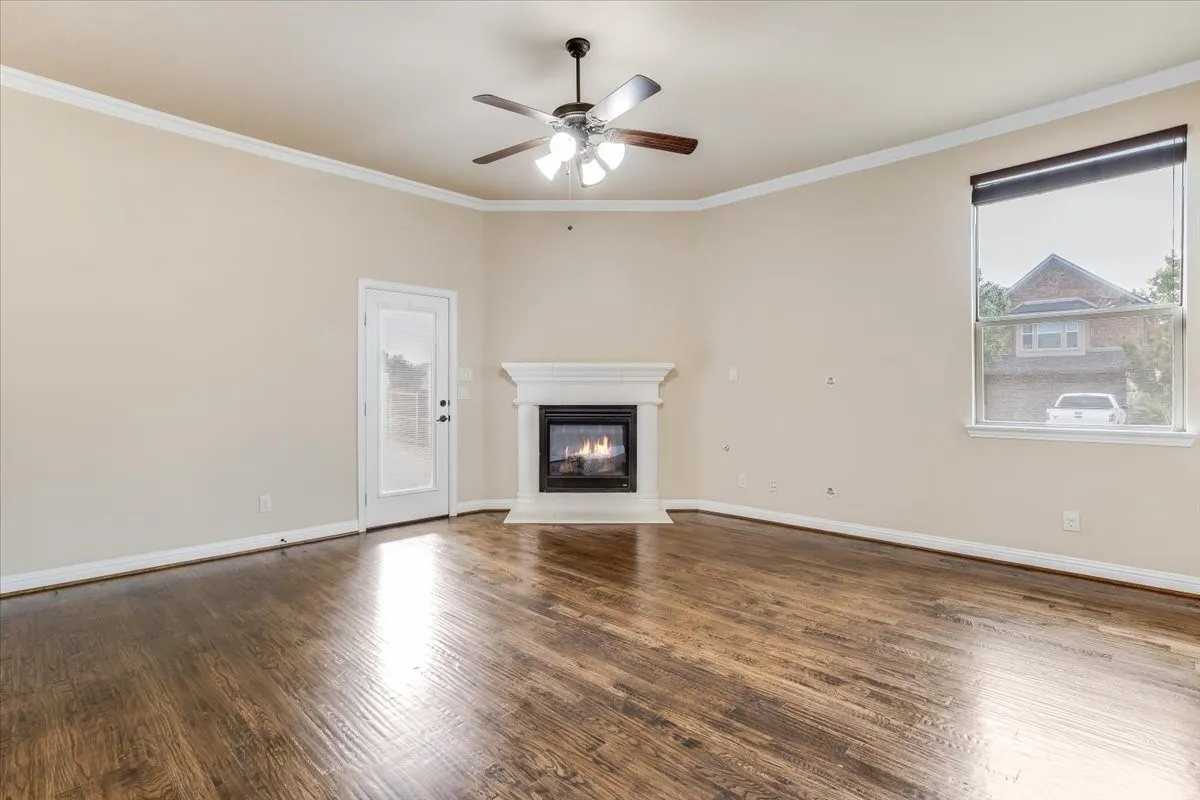 Single Family Residence For Sale in Denton County , 4125 Bonita Avenue, Denton, Texas 76210, 4 Bedroom, 2 Bathroom, 2 Garage spaces, 2,178 Sqft, built in 2016, mls#21360287, Real Estate Agent in Denton, Homes For Sale in Denton county, Homes For Sale in Denton, Realtor in Denton Texas, Real Estate Brokerage Independent Realty Texas, Luminita Cordes Realtor