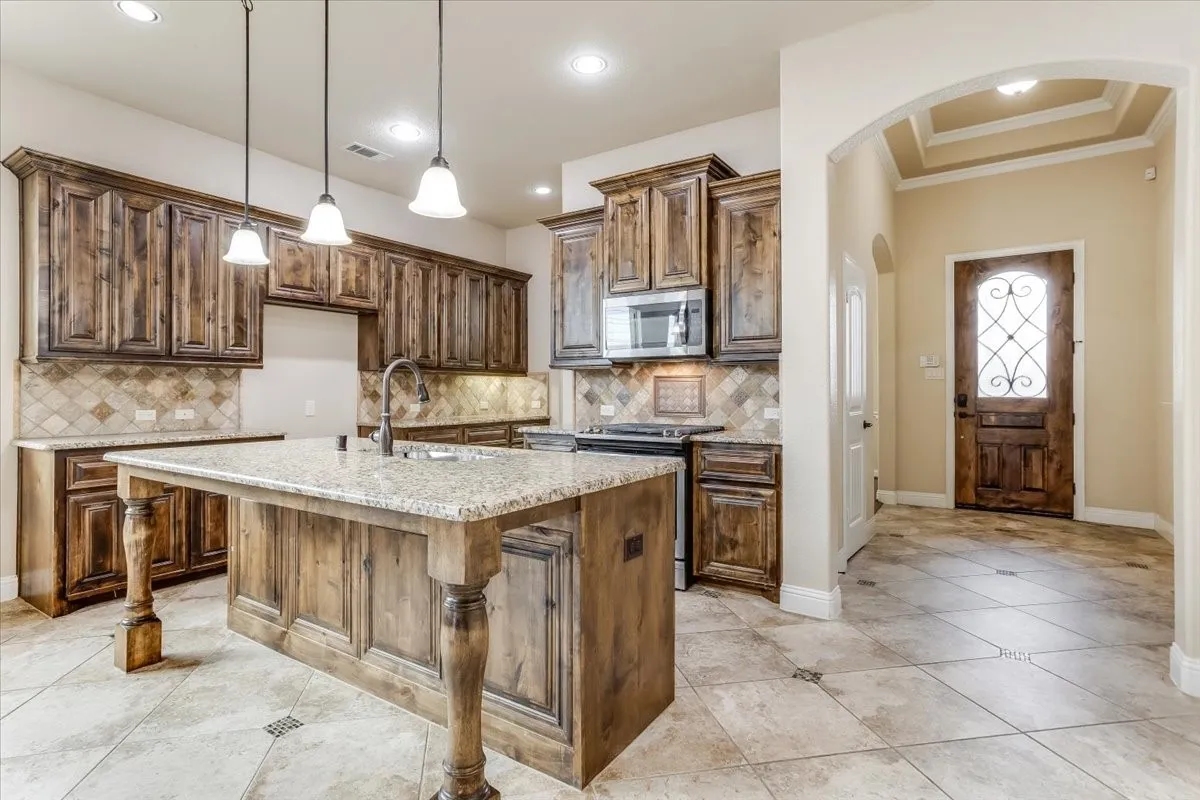 Single Family Residence For Sale in Denton County , 4125 Bonita Avenue, Denton, Texas 76210, 4 Bedroom, 2 Bathroom, 2 Garage spaces, 2,178 Sqft, built in 2016, mls#21360287, Real Estate Agent in Denton, Homes For Sale in Denton county, Homes For Sale in Denton, Realtor in Denton Texas, Real Estate Brokerage Independent Realty Texas, Luminita Cordes Realtor
