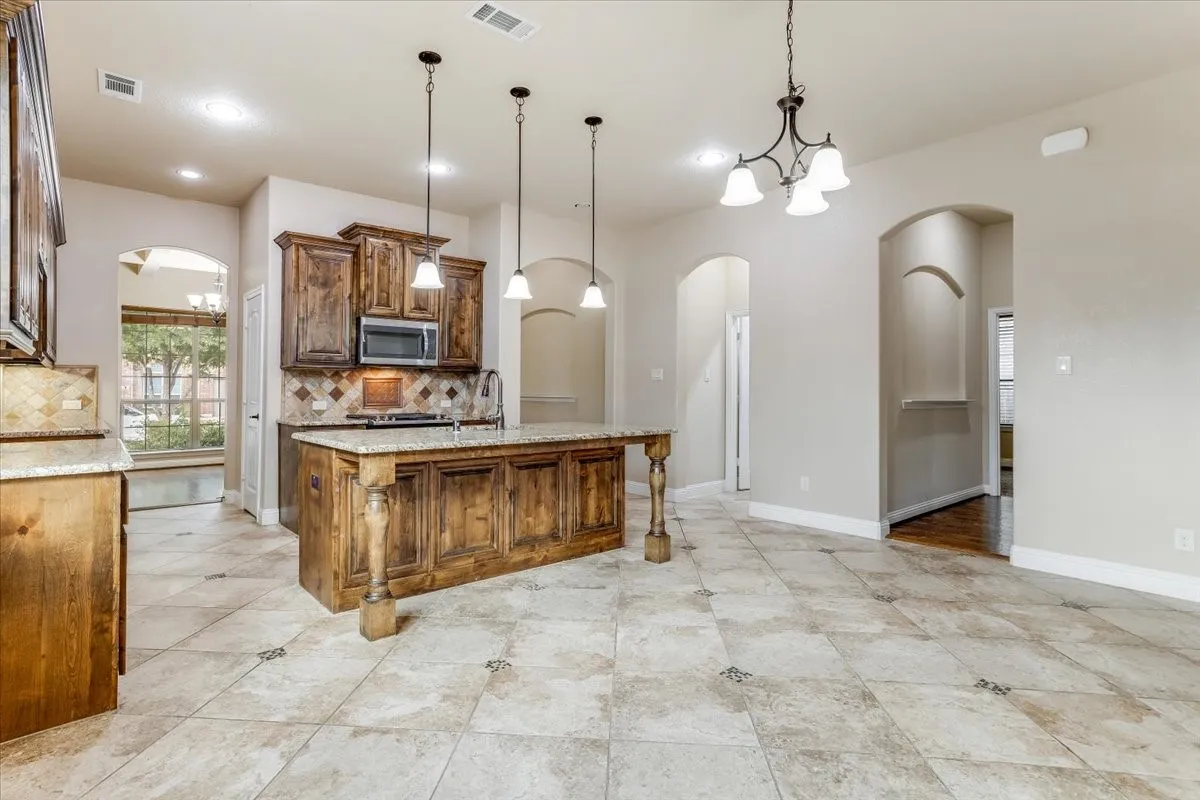 Single Family Residence For Sale in Denton County , 4125 Bonita Avenue, Denton, Texas 76210, 4 Bedroom, 2 Bathroom, 2 Garage spaces, 2,178 Sqft, built in 2016, mls#21360287, Real Estate Agent in Denton, Homes For Sale in Denton county, Homes For Sale in Denton, Realtor in Denton Texas, Real Estate Brokerage Independent Realty Texas, Luminita Cordes Realtor