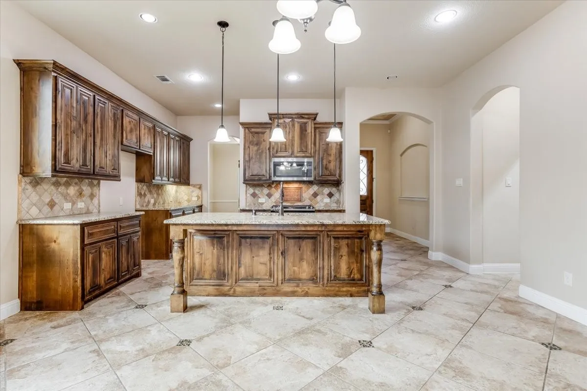 Single Family Residence For Sale in Denton County , 4125 Bonita Avenue, Denton, Texas 76210, 4 Bedroom, 2 Bathroom, 2 Garage spaces, 2,178 Sqft, built in 2016, mls#21360287, Real Estate Agent in Denton, Homes For Sale in Denton county, Homes For Sale in Denton, Realtor in Denton Texas, Real Estate Brokerage Independent Realty Texas, Luminita Cordes Realtor