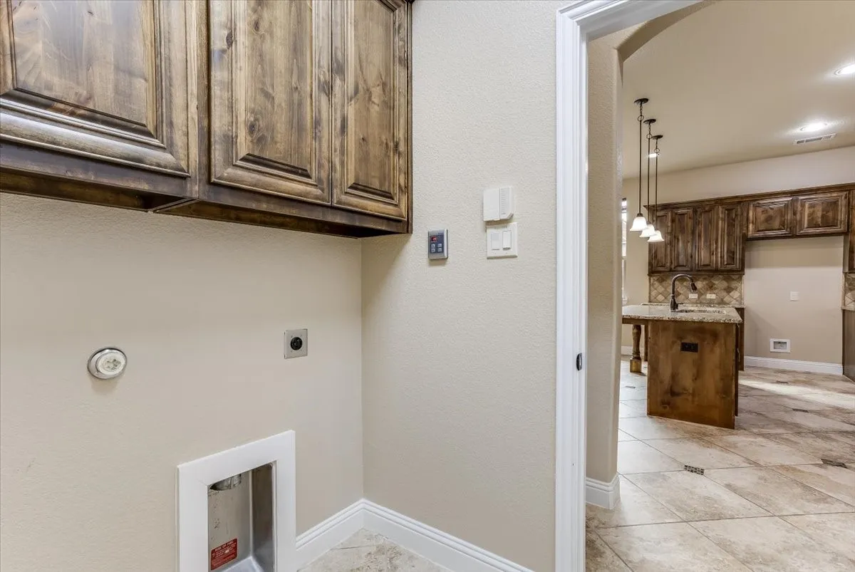 Single Family Residence For Sale in Denton County , 4125 Bonita Avenue, Denton, Texas 76210, 4 Bedroom, 2 Bathroom, 2 Garage spaces, 2,178 Sqft, built in 2016, mls#21360287, Real Estate Agent in Denton, Homes For Sale in Denton county, Homes For Sale in Denton, Realtor in Denton Texas, Real Estate Brokerage Independent Realty Texas, Luminita Cordes Realtor